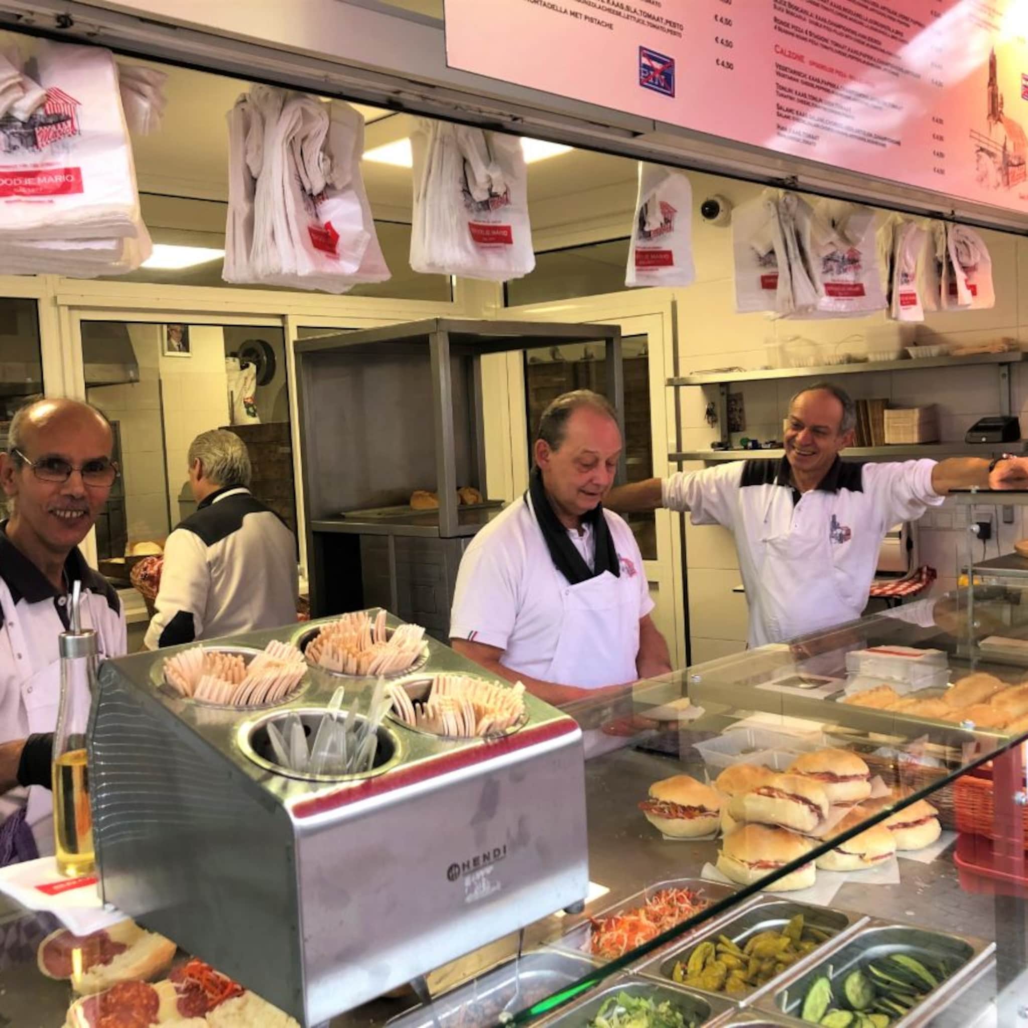 na bijna 50 jaar zoekt bekendste lunchzaak van utrecht een nieuwe eigenaar blijft iconisch broodje bestaan
