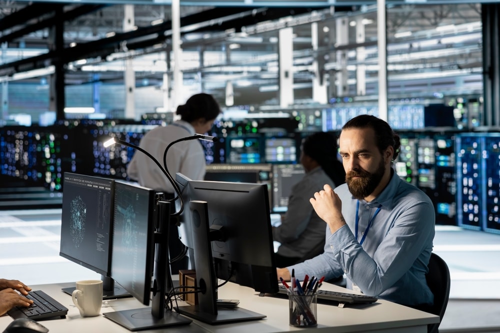 Een software-ontwikkelaar kan best als zzp’er via zijn bv werken als er maar een STAK tussen zit. Een software-ontwikkelaar kan best als zzp’er via zijn bv werken als er maar een STAK tussen zit. Foto: Shutterstock