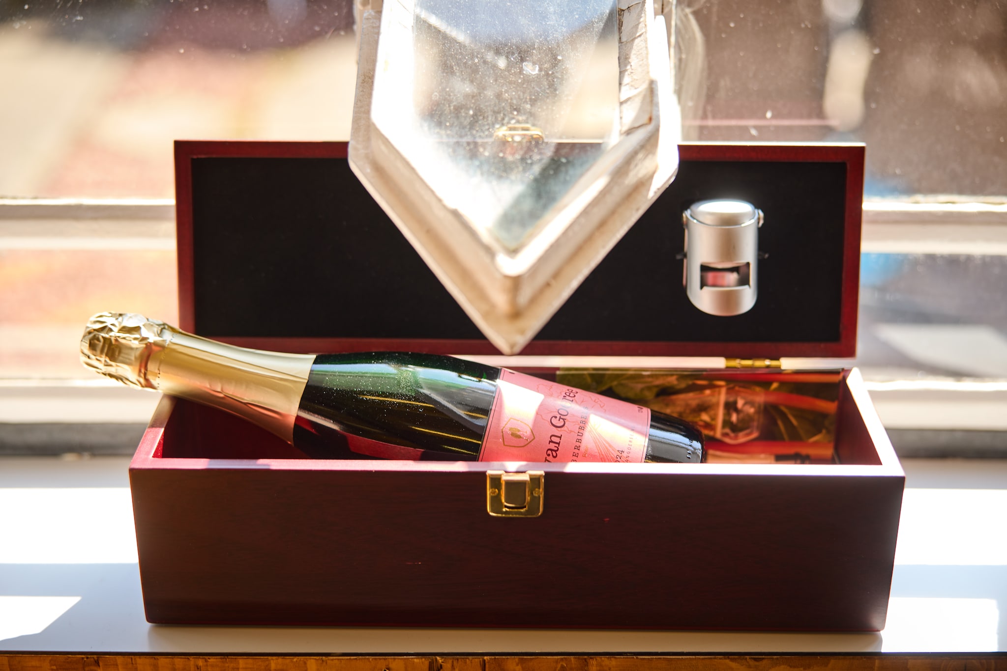 Rabarberbubbels in cadeauverpakking Rabarberbubbels in cadeauverpakking. Foto: Jan de Groen