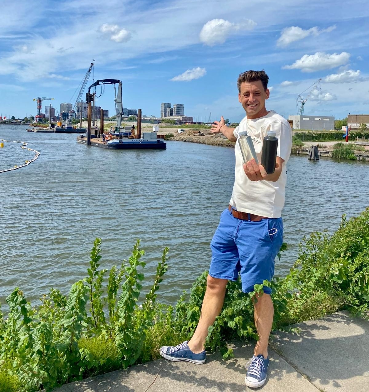 Frederik van Os bij de plek waar Surf Pill moet komen.  Frederik van Os bij de plek waar Surf Pill moet komen. Foto: eigen beeld