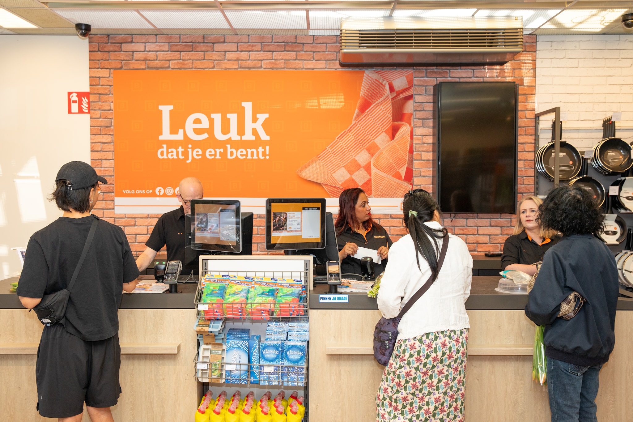 Aan de Oostelijke Handelskade heropende woensdag een Blokkervestiging. Aan de Oostelijke Handelskade in Amsterdam heropende woensdag een Blokkervestiging. Foto: Sil Moison