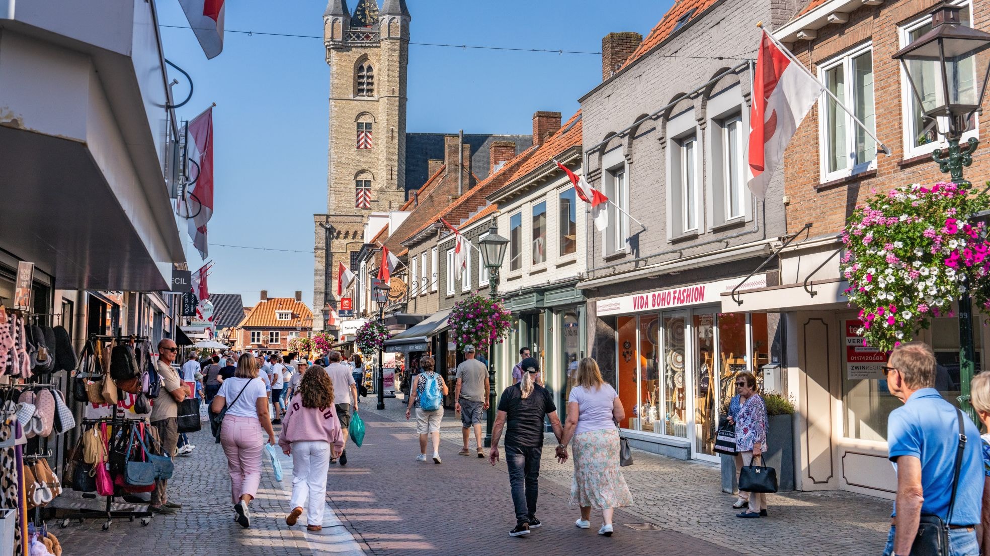 Een winkelstraat in het Zeeuwse Sluis. Een winkelstraat in het Zeeuwse Sluis. Foto: Shutterstock