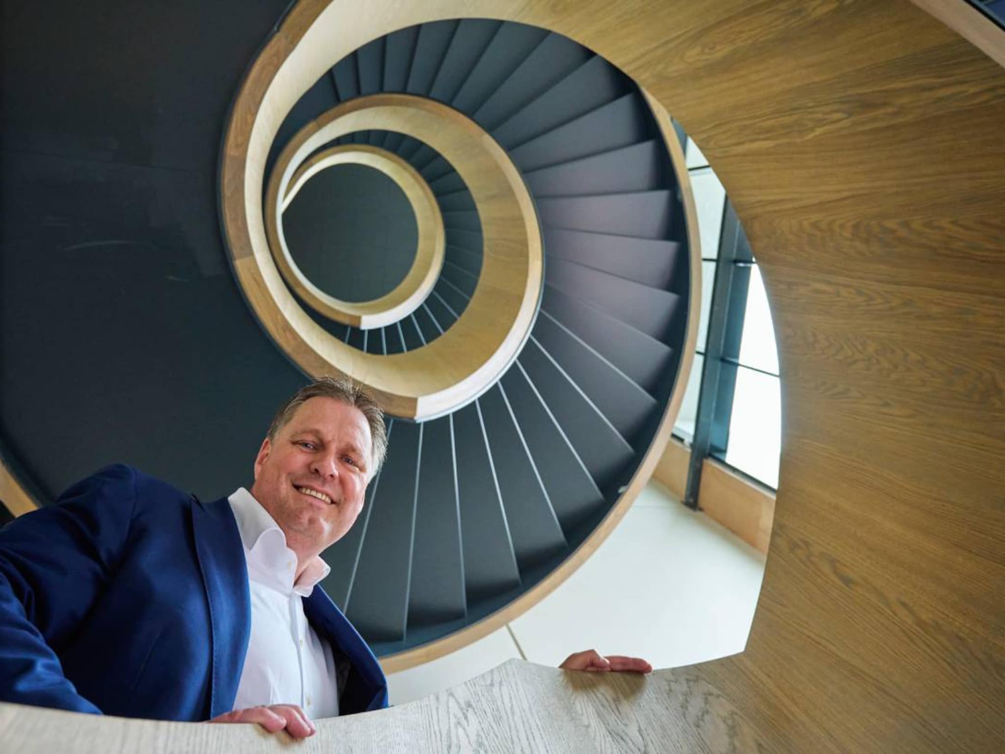 willy naessens rob van opzeeland bouwbedrijf prefab kivits logistics group