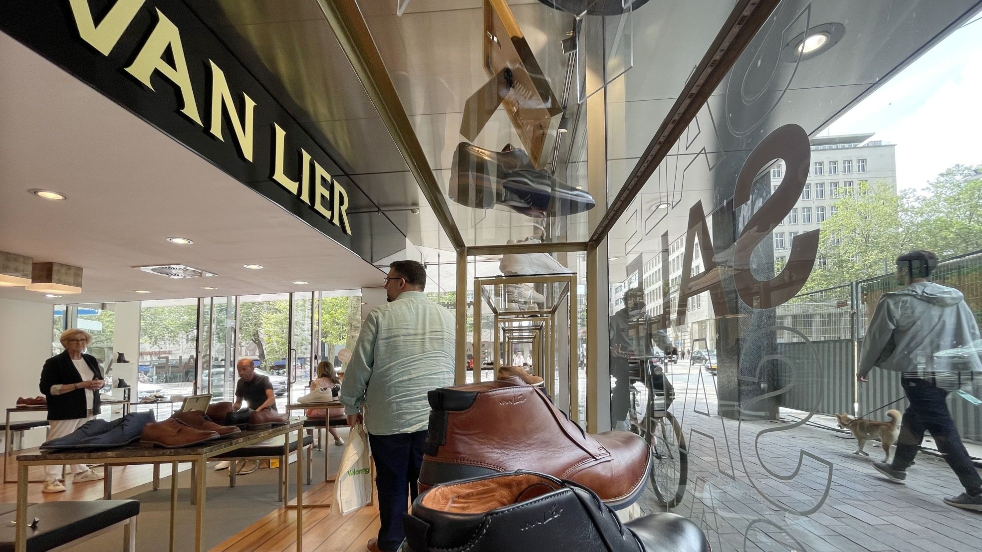 Een Van Lier-schoenenwinkel in het centrum van Rotterdam. Een Van Lier-schoenenwinkel in het centrum van Rotterdam. Foto: ANP