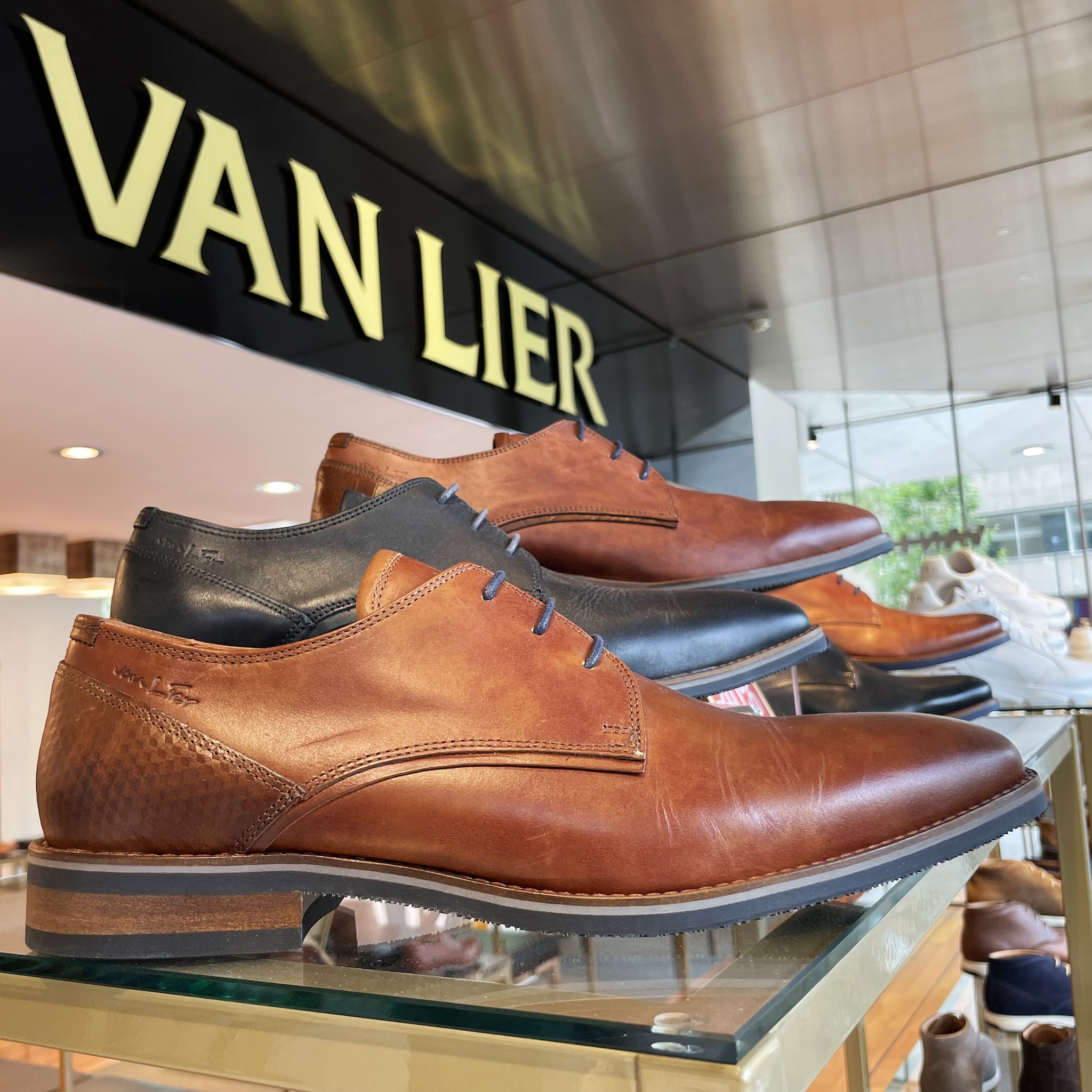 waarom het doek na twee eeuwen vakmanschap viel voor schoenenmerk van lier