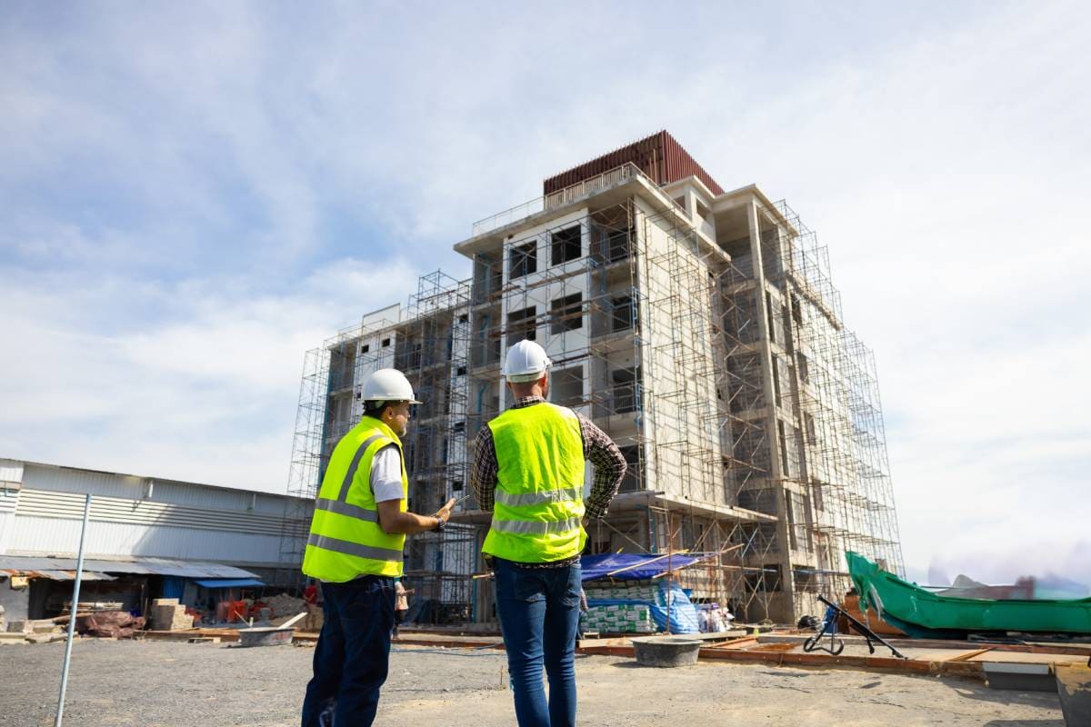 Onder andere bouwbedrijven ervaren grote problemen door de stikstofcrisis. Foto: Shutterstock Onder andere bouwbedrijven ervaren grote problemen door de stikstofcrisis. Foto: Shutterstock