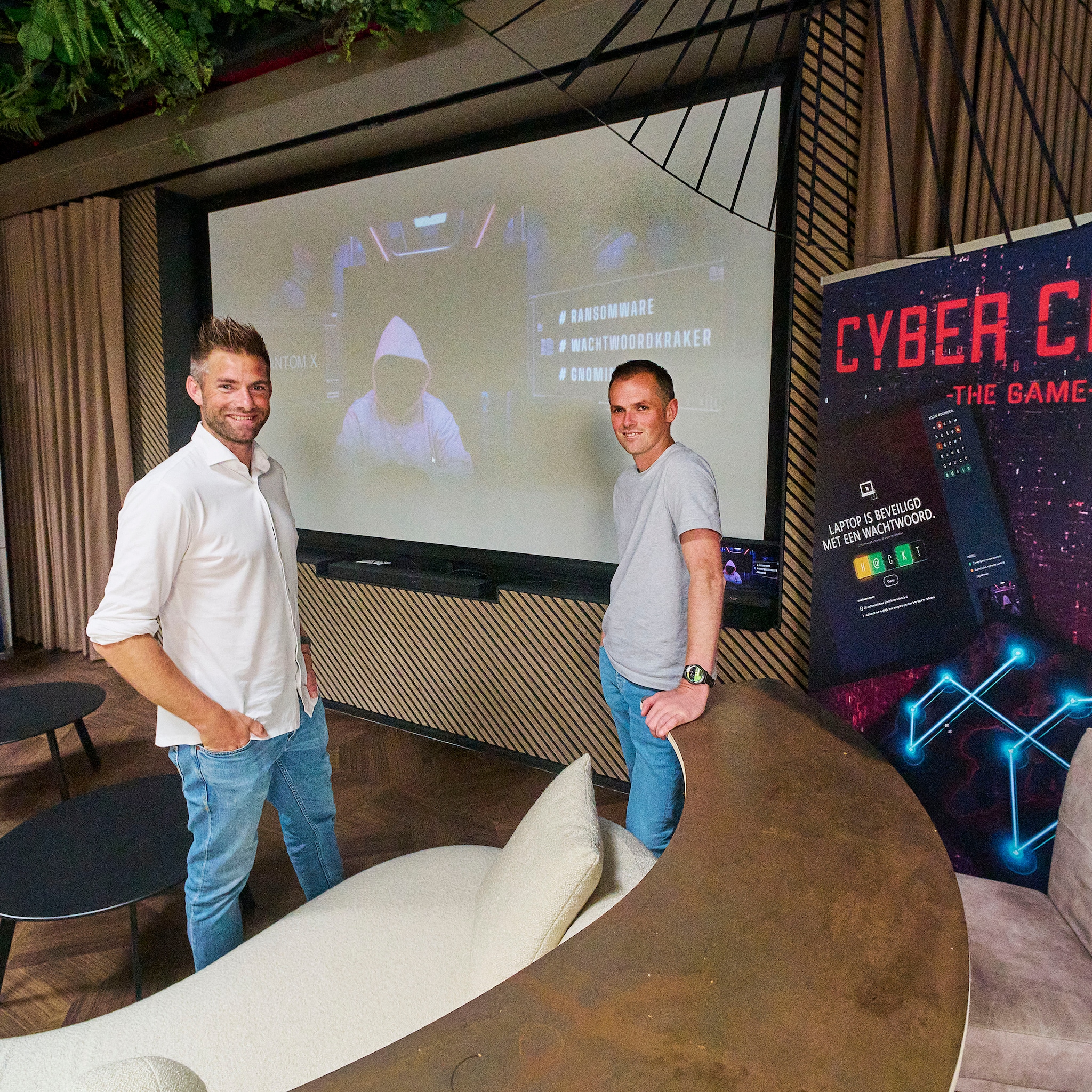 gamemakers joris en dirk winnen wereldprijs met cyber crime game medewerkers zijn vaak het grootste risico