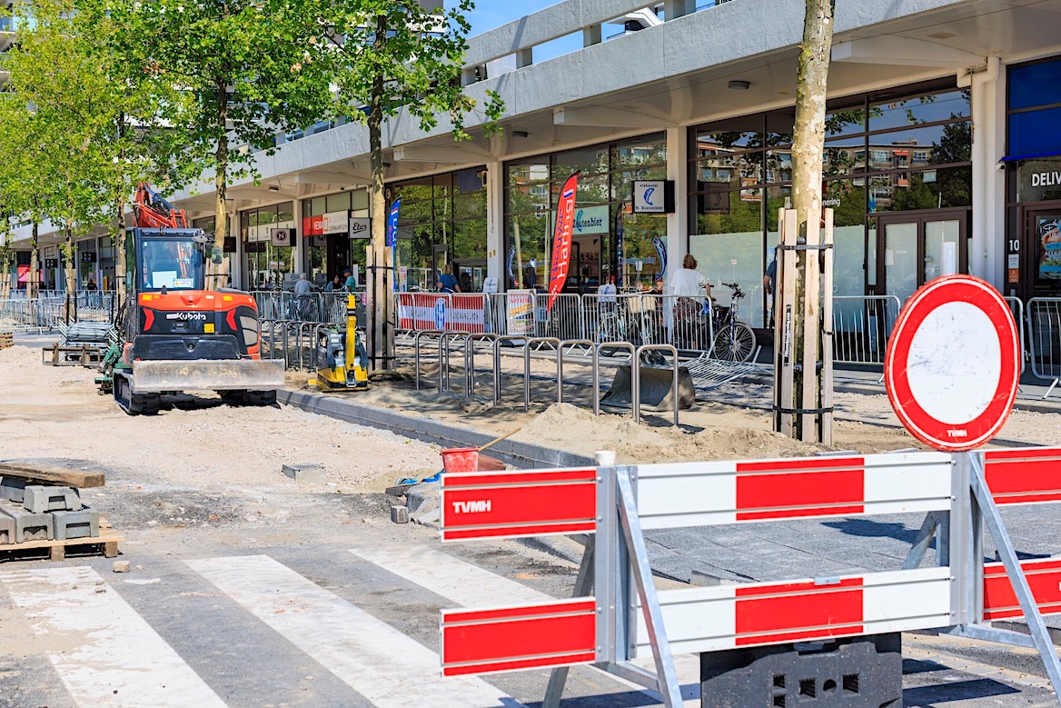 Werkzaamheden die de bereikbaarheid van ondernemers ernstig beperken en die hierdoor omzet mislopen. Foto: Casper van Dort. Werkzaamheden die de bereikbaarheid van ondernemers ernstig beperken en die hierdoor omzet mislopen. Foto: Casper van Dort.