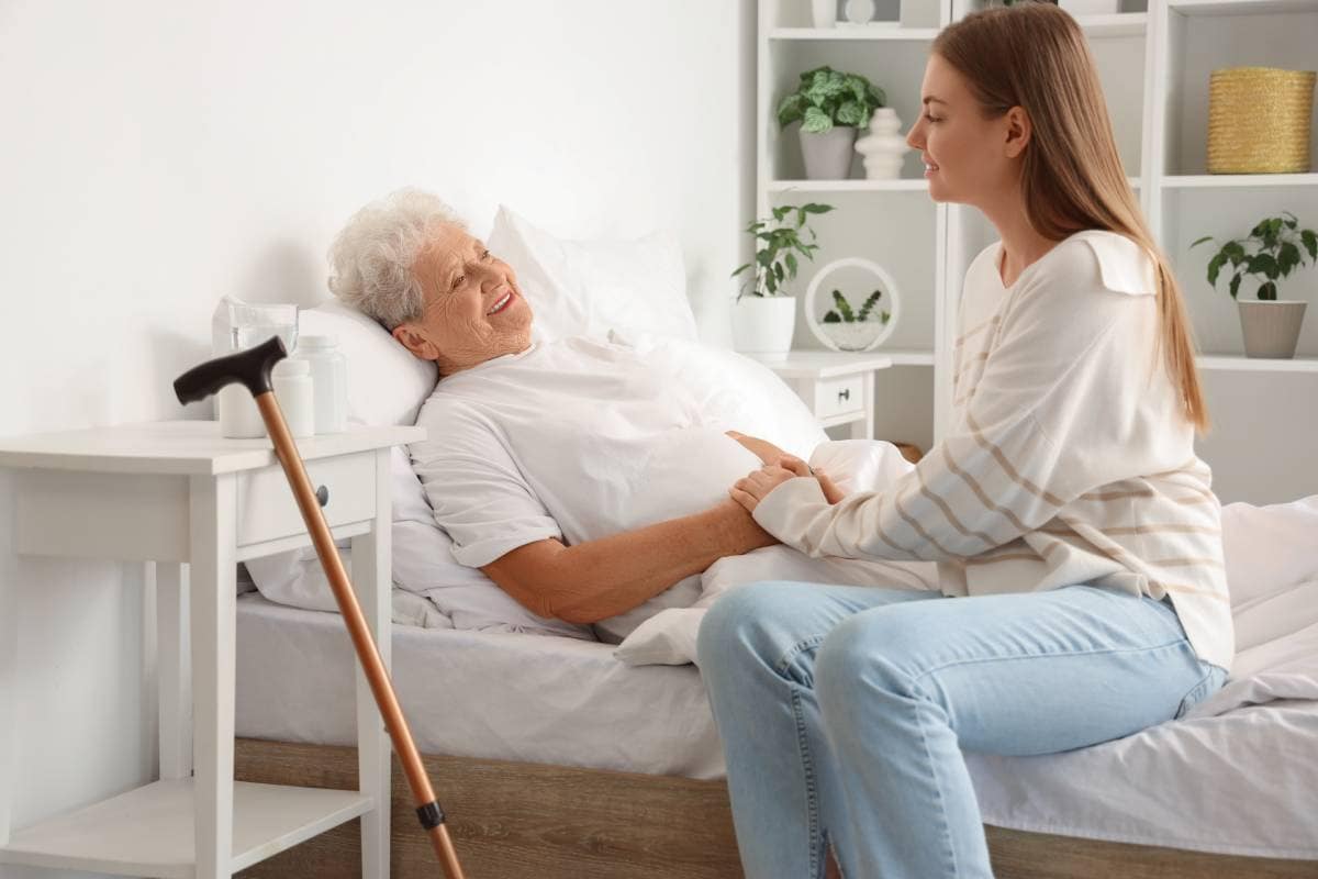 Mantelzorgers met praktische beroepen steeds vaker in de knel. Foto: Shutterstock Mantelzorgers met praktische beroepen steeds vaker in de knel. Foto: Shutterstock