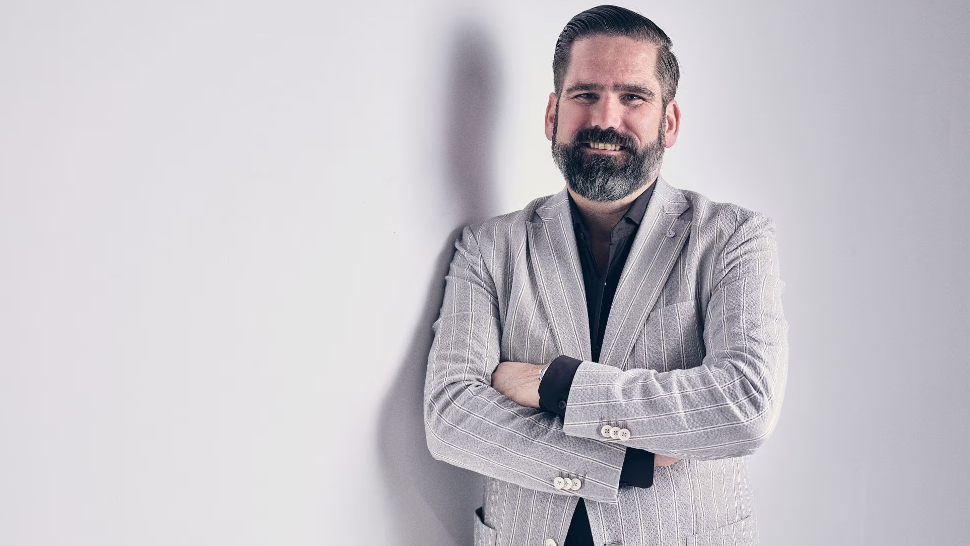 Arthur Feenstra, eigenaar van modeketen OFM., is dinsdag 23 september te gast in 'De Ondernemer Live'. Arthur Feenstra, eigenaar van modeketen OFM., is dinsdag 23 september te gast in ‘De Ondernemer Live’. Eigen foto