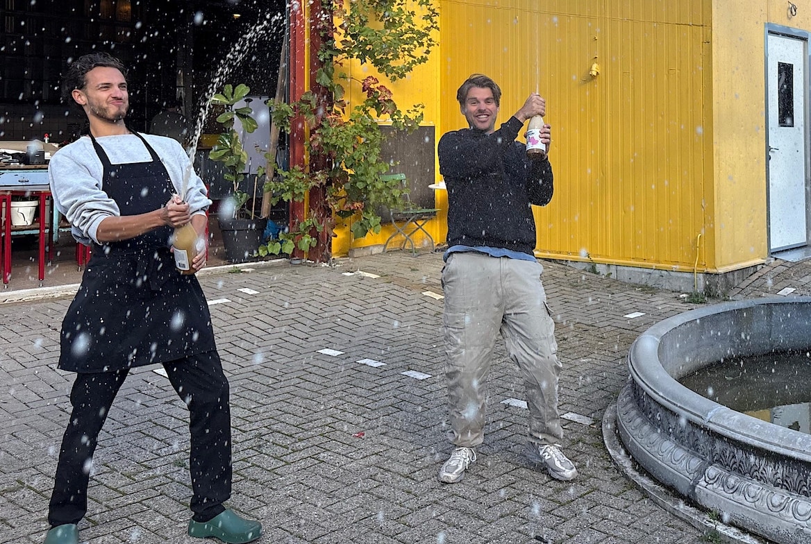 Beau van Haren (l) en Ruben Andriesse van restaurant Camarat in Amsterdam. Camarat | Beau van Haren (l) en Ruben Andriesse van restaurant Camarat in Amsterdam.