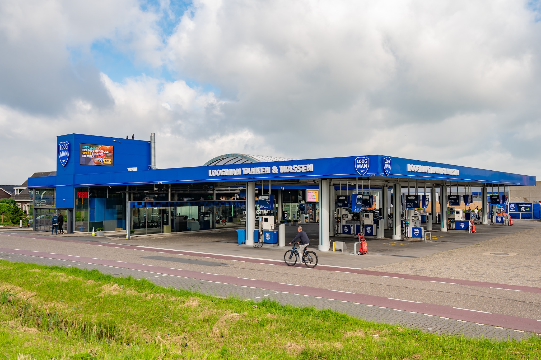 Loogman carwash & tankstation Aalsmeer. Foto: Loogman Loogman carwash & tankstation Aalsmeer. Foto: Loogman
