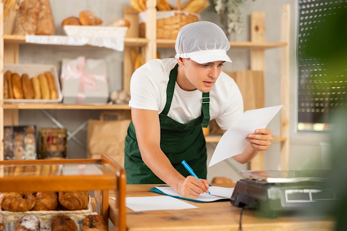 Stichting 155, de hulplijn voor ondernemers die vastlopen in regels en formulieren, ziet vooral kleine bedrijven struikelen over ingewikkelde verplichtingen en komt daarom met de dagelijkse ‘Regelindex’. Foto: Shutterstock Stichting 155, de hulplijn voor ondernemers die vastlopen in regels en formulieren, ziet vooral kleine bedrijven struikelen over ingewikkelde verplichtingen en komt daarom met de dagelijkse ‘Regelindex’. Foto: Shutterstock