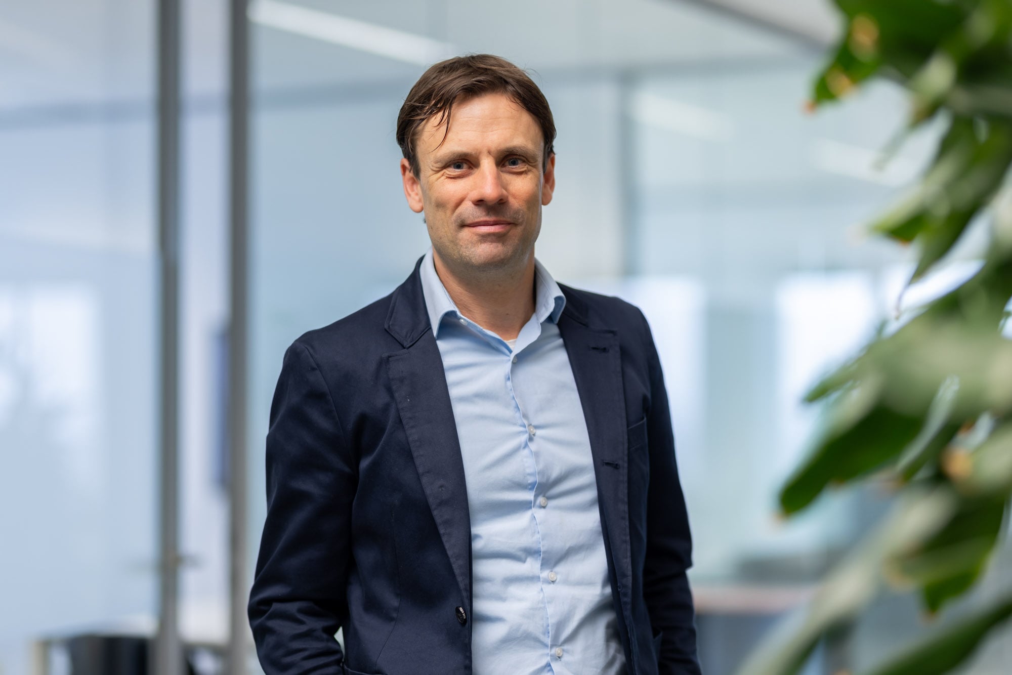 Bart van Rijssen, directeur van Nevesbu. Het maritiem ingenieursbureau is actief in Europa en Zuidoost-Azië. Bart van Rijssen, directeur van Nevesbu. Het maritiem ingenieursbureau is actief in Europa en Zuidoost-Azië. Foto: David Rozemeyer