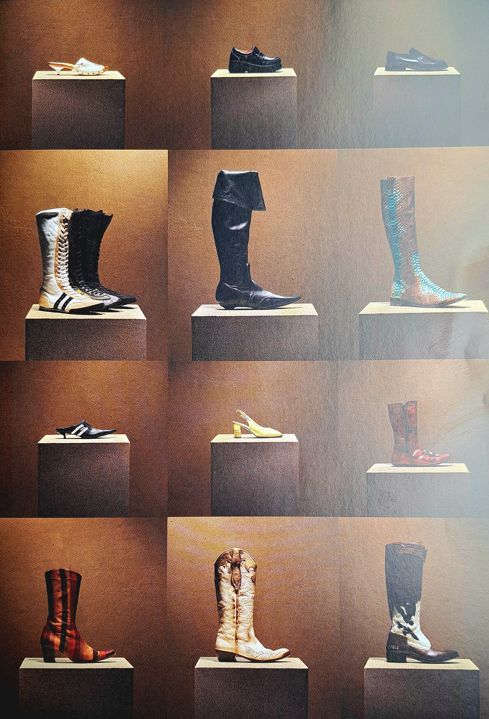 Schoenen waarmee Omoda geschiedenis schreef, worden uitgelicht in een intern magazine naar aanleiding van het 150-jarig bestaan van het  bedrijf. Schoenen waarmee Omoda geschiedenis schreef, worden uitgelicht in een intern magazine naar aanleiding van het 150-jarig bestaan van het  bedrijf. Foto: Omoda