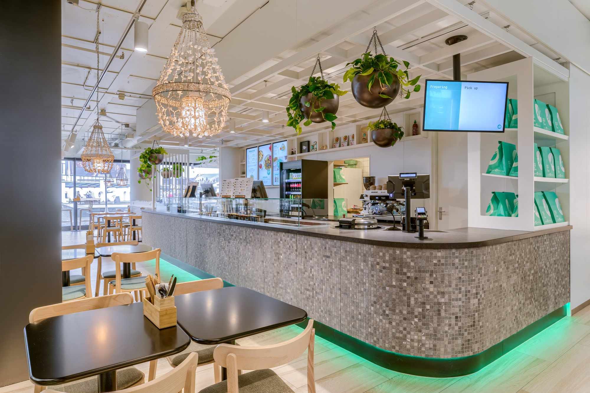 Poke Perfect Schiphol Poké Perfect op Schiphol.