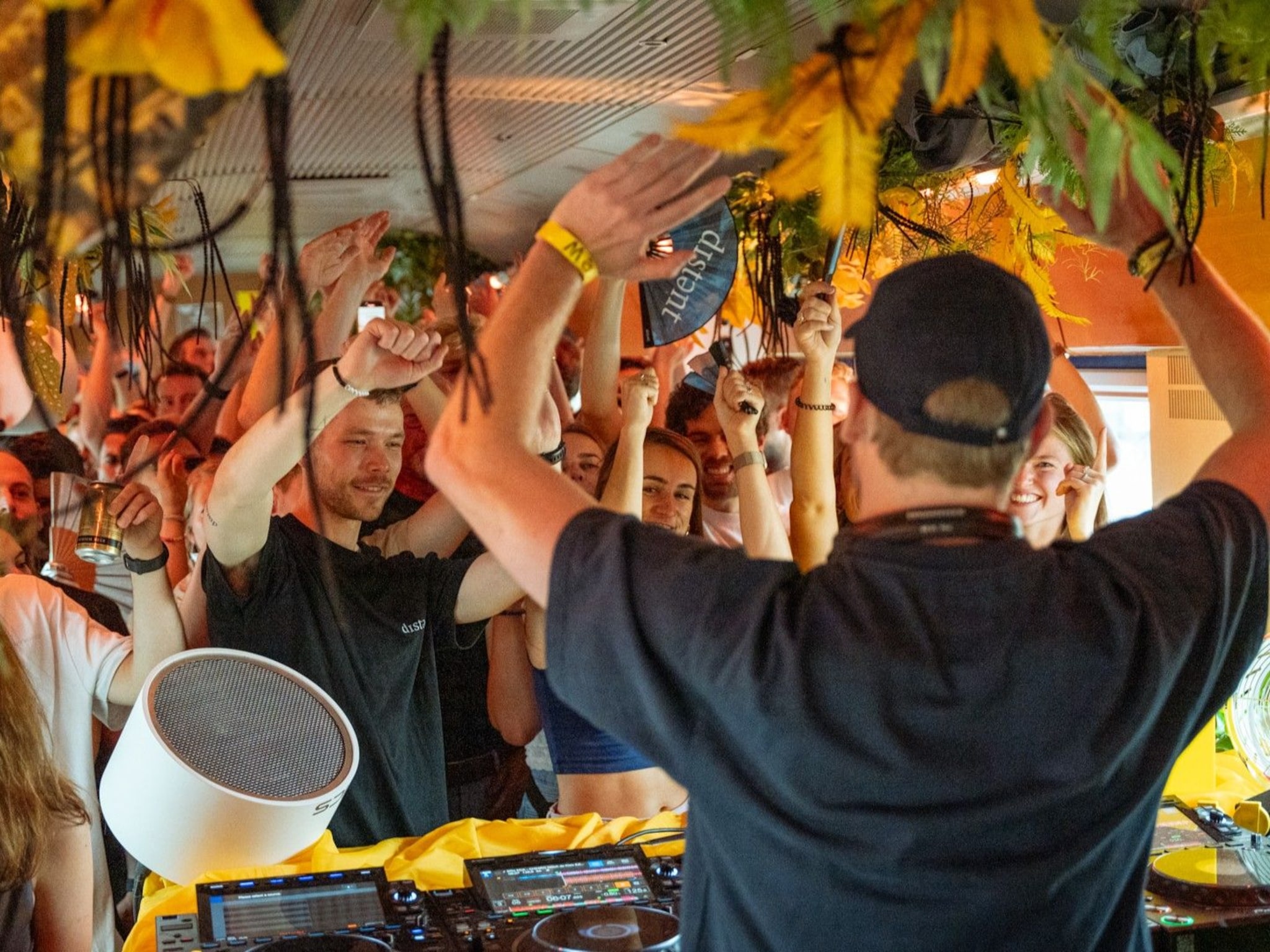 amsterdam dance event ade 50hertz rens van nellestijn events trein dance carl cox
