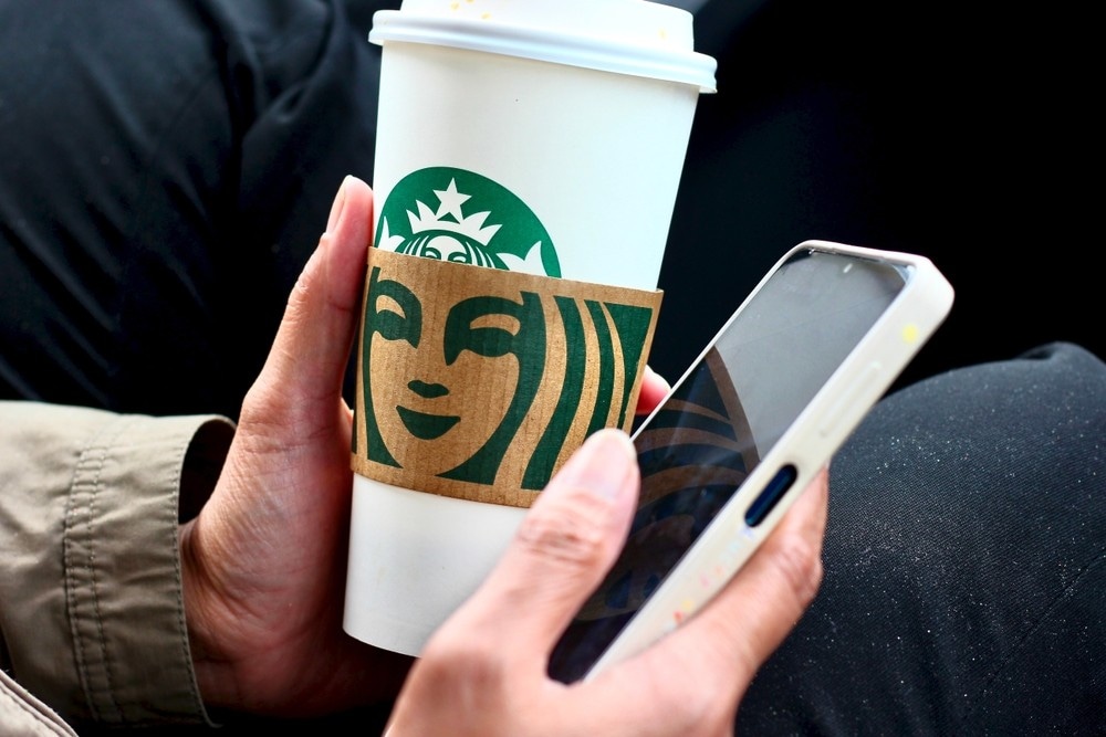 Koffie en AI: Starbucks ziet het als de ideale combinatie. Koffie en AI. Dé combinatie voor Starbucks. Foto: Shutterstock.