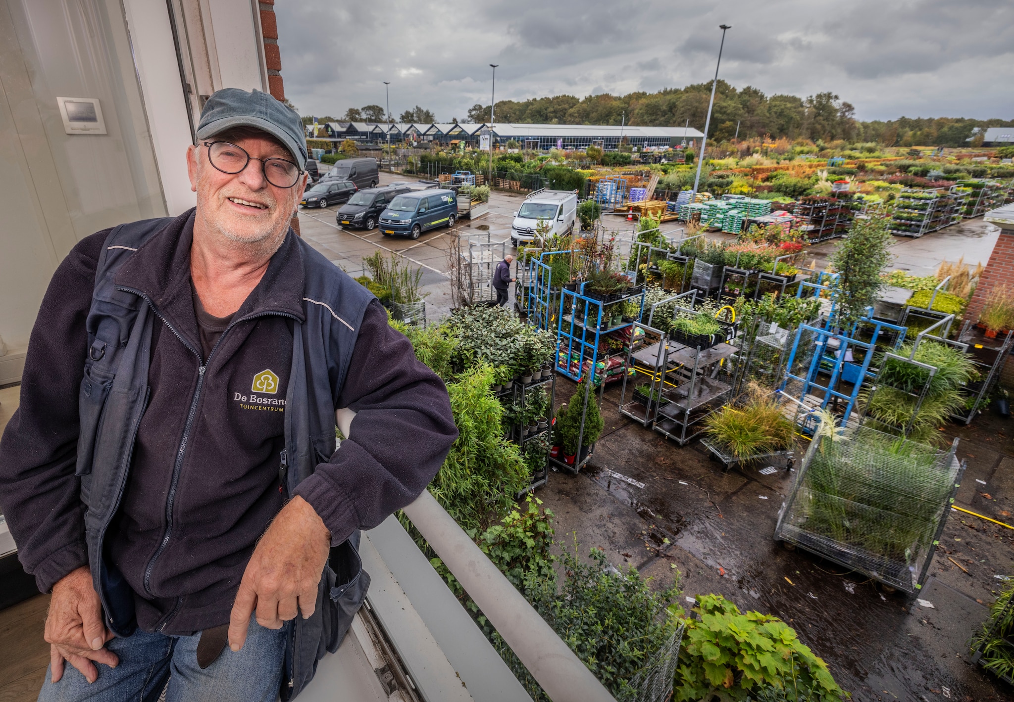 Tuincentrum De Bosrand in Wassenaar, oprichter Koos van Haaster.  Tuincentrum De Bosrand in Wassenaar, met op de voorgrond oprichter Koos van Haaster. Foto: Frank Jansen
