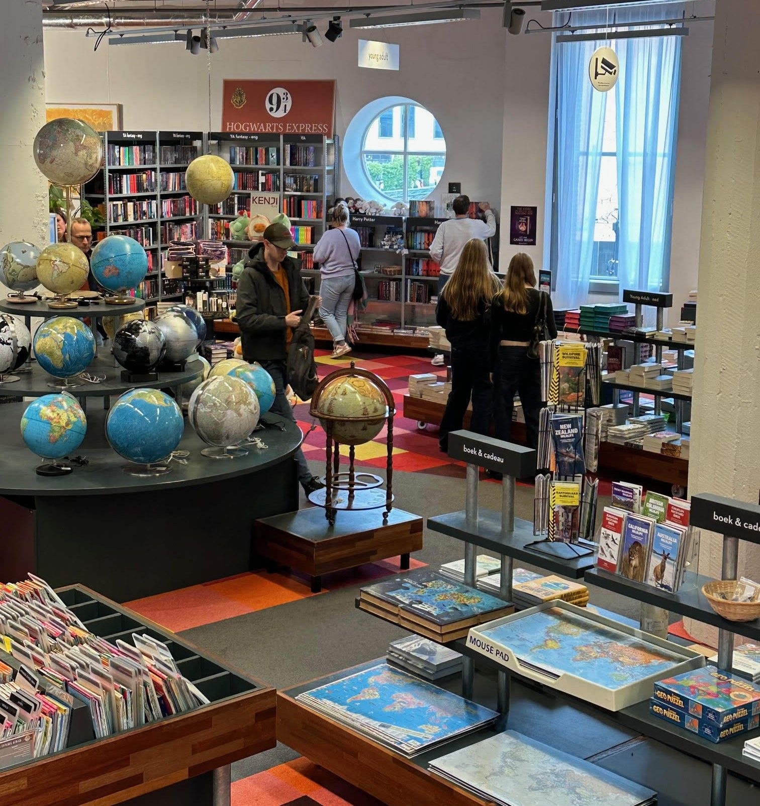 Een blik in boekhandel Donner. Een blik in boekhandel Donner. Foto: eigen beeld