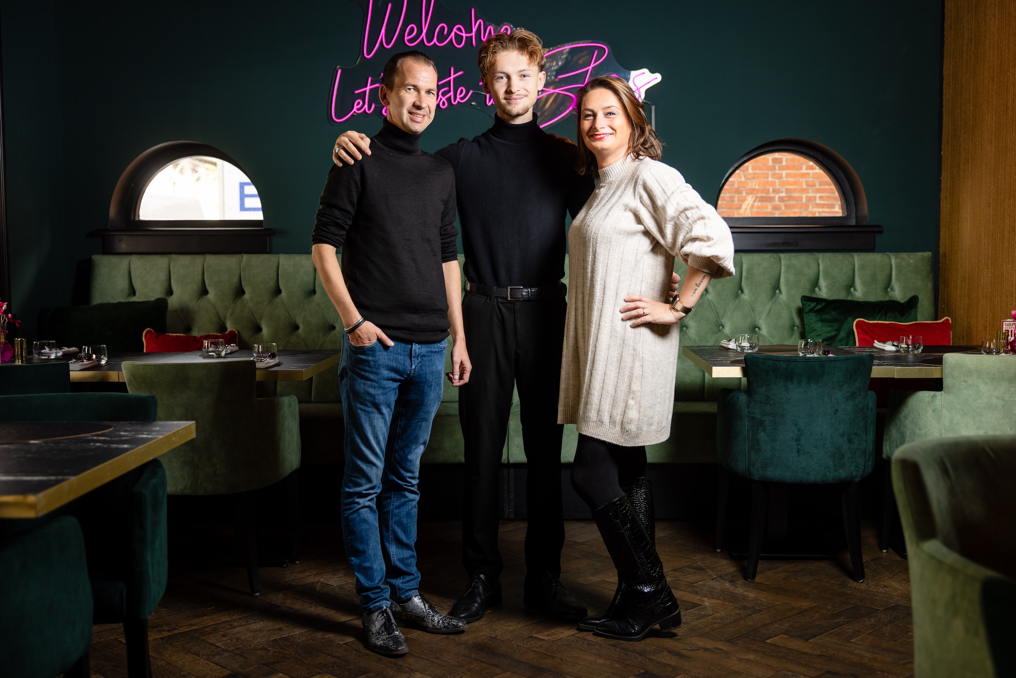 Thom, Sem en Rianne in Hotel Opus One.  Thom, Sem en Rianne in Hotel Opus One. Foto: Jeffrey Groeneweg