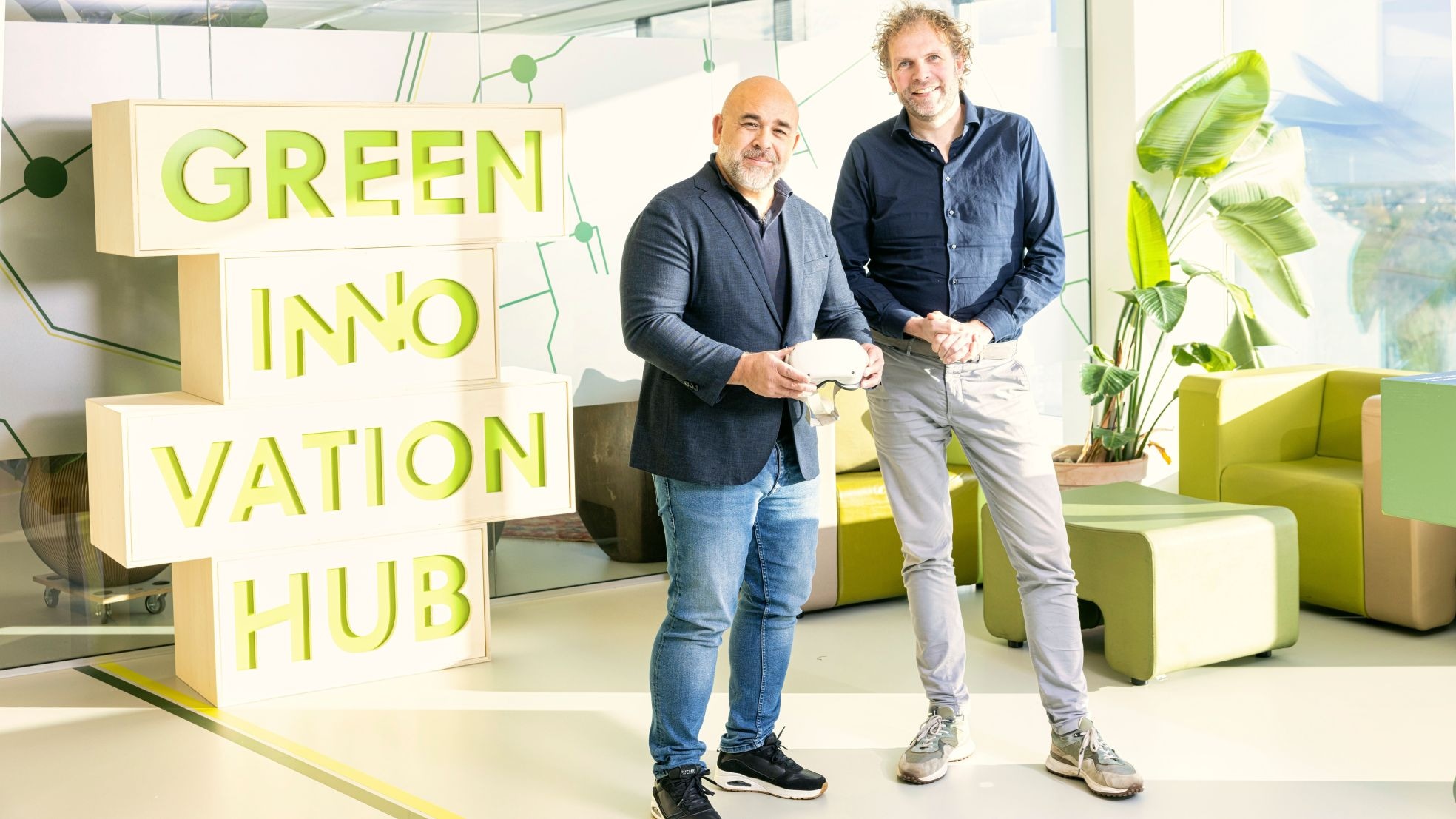 Danny Frietman, kwartiermaker gemeente Almere en René Visser (VodafoneZiggo). Foto: Maarten Feenstra Danny Frietman, kwartiermaker gemeente Almere en René Visser (VodafoneZiggo). Foto: Maarten Feenstra