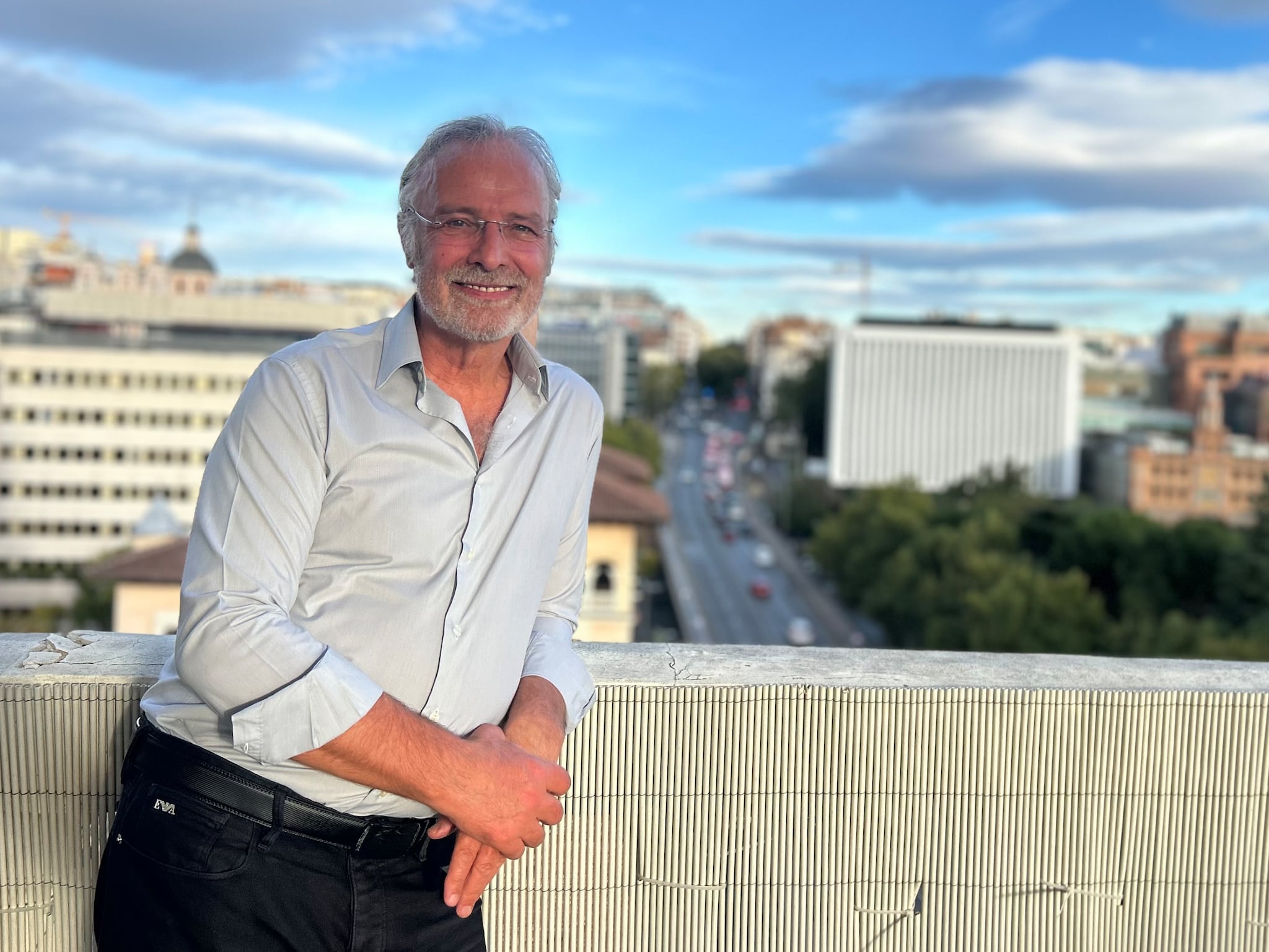 miljonair miljoenenbedrijf rene de jong elon musk bill gates taalschool spanje