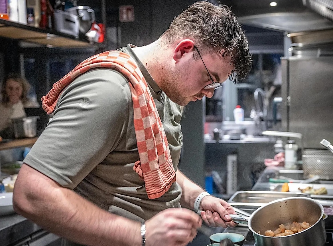 Chef Rens van Toorn (23) wil via crowdfunding geld ophalen voor zijn eerste restaurant. Foto: eigen beeld. Chef Rens van Toorn (23) wil via crowdfunding geld ophalen voor zijn eerste restaurant. Foto: eigen beeld.