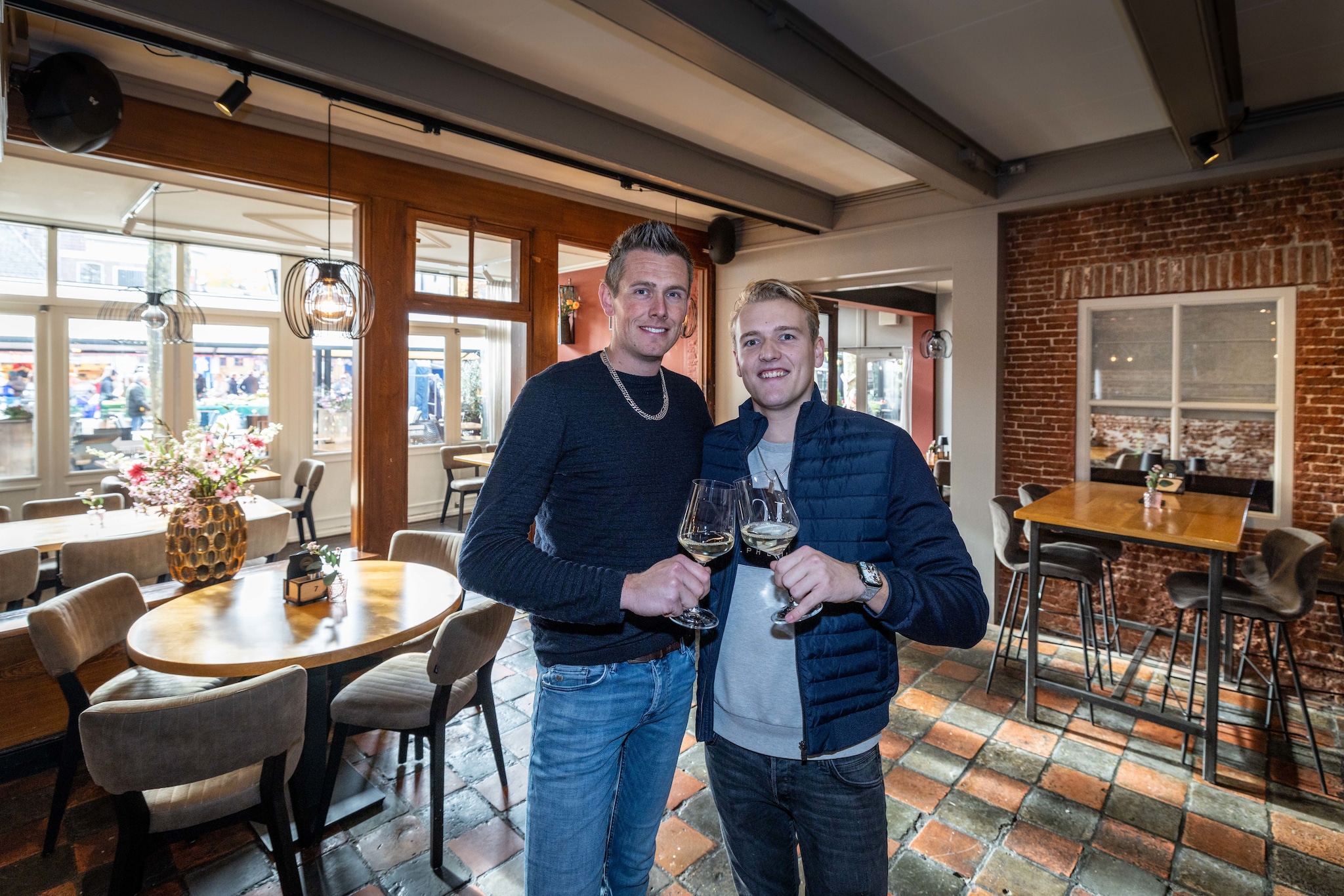 Tom (l) en Bastian: ‘Het pand heeft karakter en sprak ons direct aan.’ Foto: Wilbert Bijzitter Tom (l) en Bastian: ‘Het pand heeft karakter en sprak ons direct aan.’ Foto: Wilbert Bijzitter