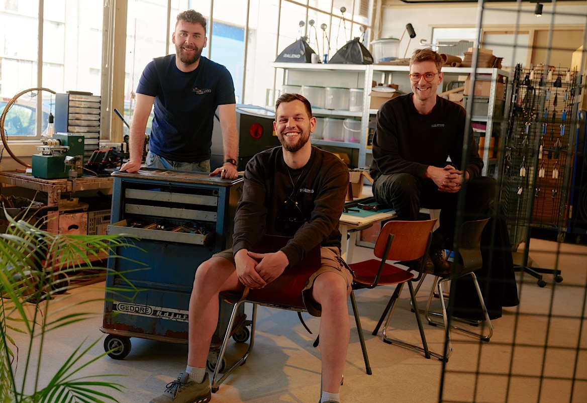 Gerke Slotboom, Hermen Fikse en Bram Vreugdenhil van Roestug. Foto: Melvin Winkeler Gerke Slotboom, Hermen Fikse en Bram Vreugdenhil van Roestug. Foto: Melvin Winkeler
