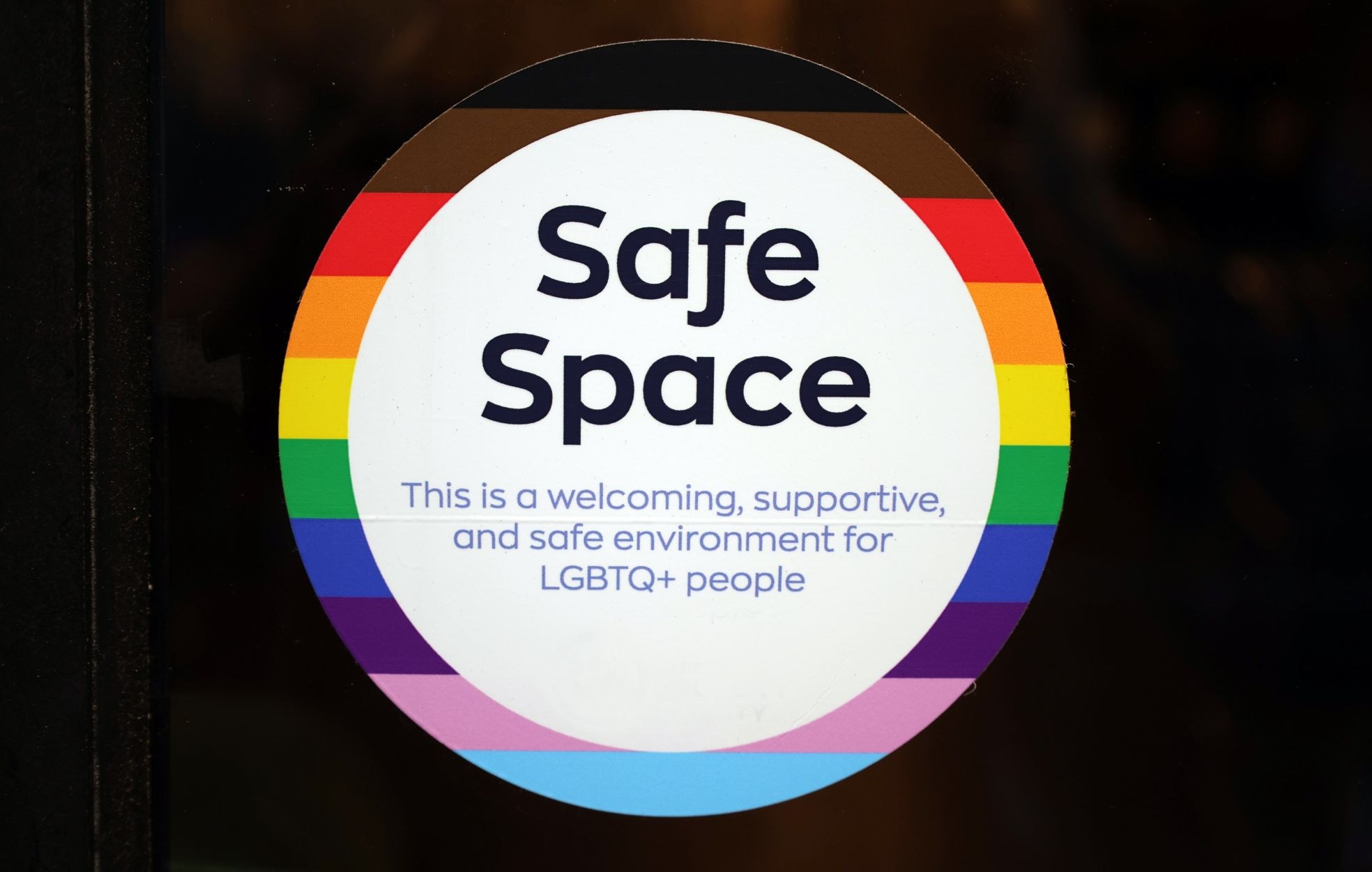 De steeds vaker gebruikte safe space-sticker. De steeds vaker gebruikte safe space-sticker. Foto: Shutterstock