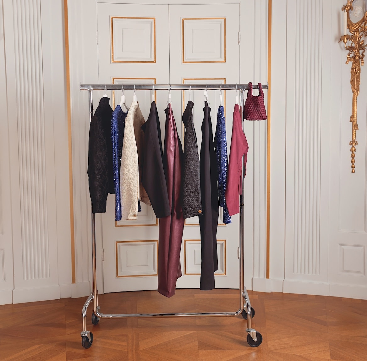 On-demand fashion van THE LAUNCH. On-demand fashion van THE LAUNCH.