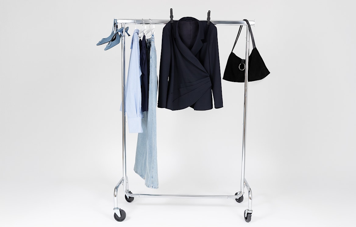 In de mode draait alles om snelheid, maar bij THE LAUNCH wordt pas geproduceerd als de klant bestelt. In de mode draait alles om snelheid, maar bij THE LAUNCH wordt pas geproduceerd als de klant bestelt.