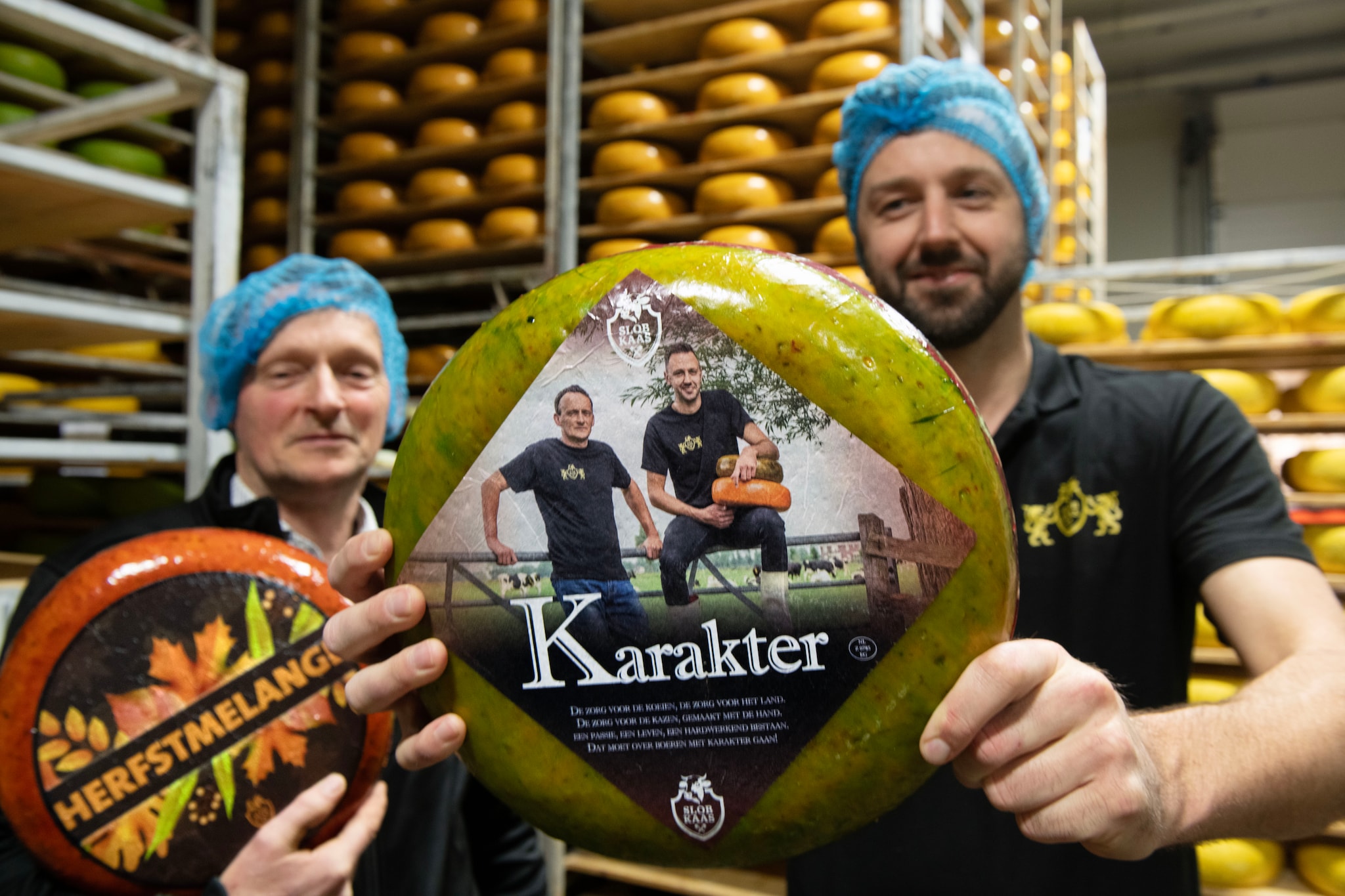 Cees (57) en Wouter (36) Slob bouwen samen verder aan het familiebedrijf dat uitgroeide tot een internationaal bekroonde kaasproducent. Cees (57) en Wouter (36) Slob bouwen samen verder aan het familiebedrijf dat uitgroeide tot een internationaal bekroonde kaasproducent. Foto: William Hoogteyling