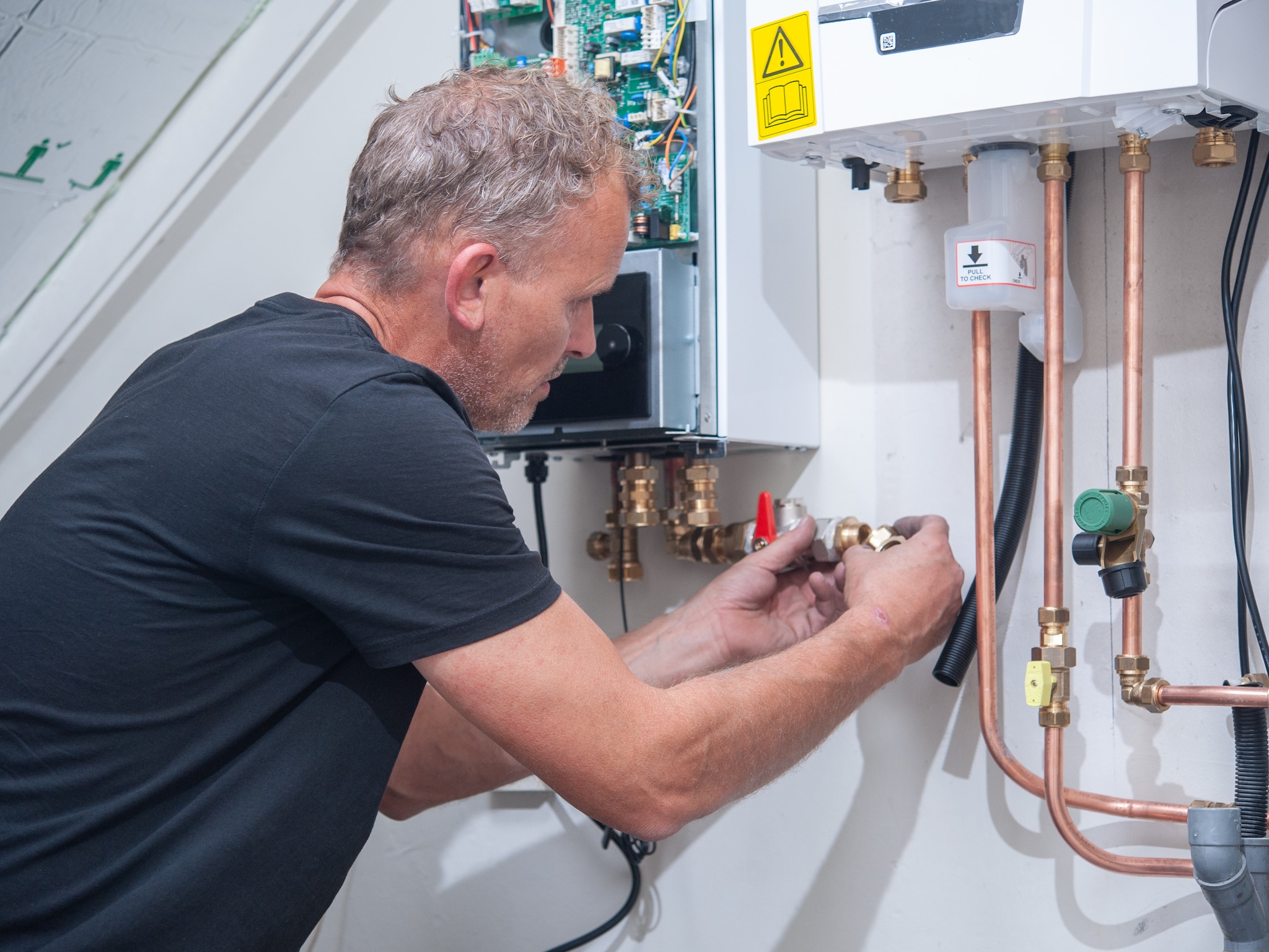 hybride warmtepompen kabinet jetten itho daalderop remeha