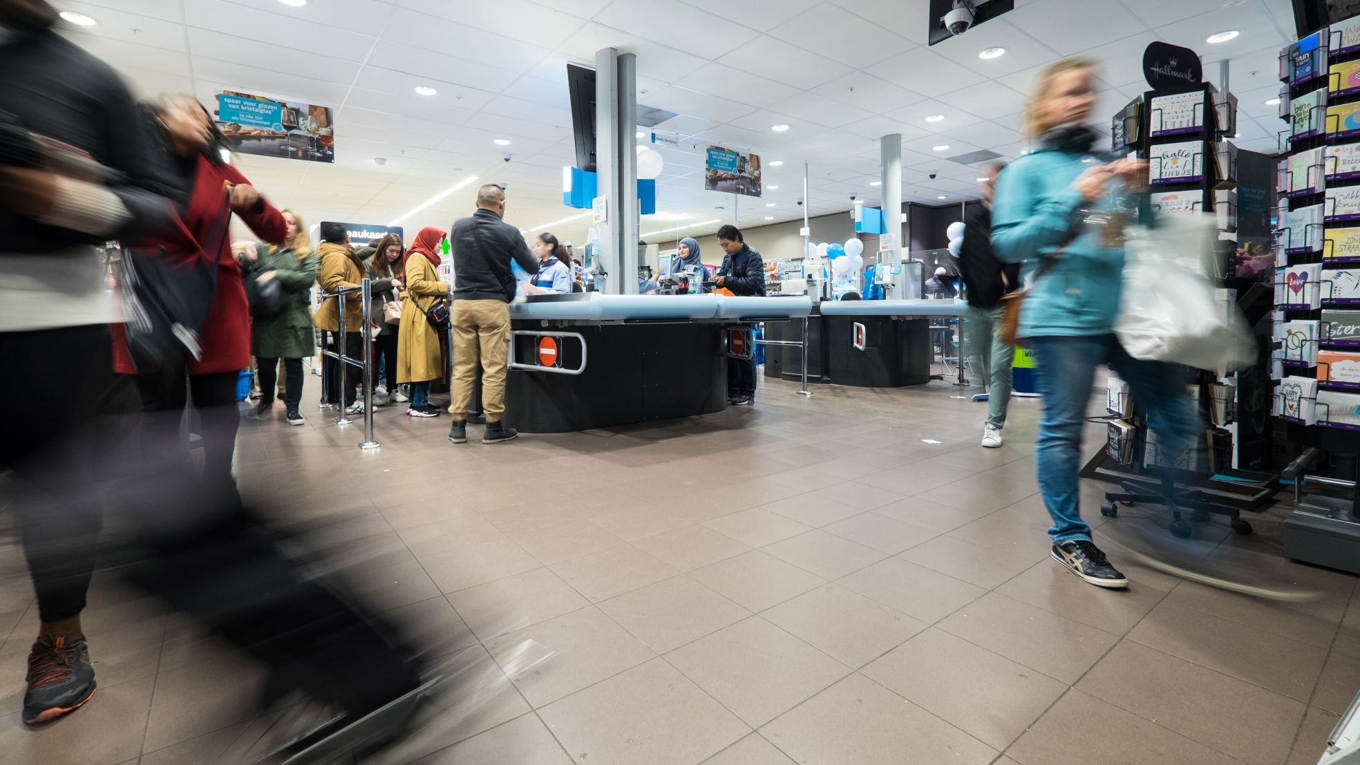 Personeel in een Albert Heijn. Personeel in een Albert Heijn. Foto: Shutterstock