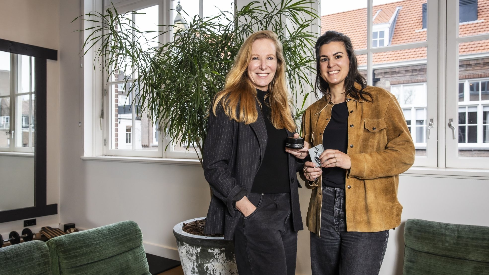 Angela Ursem (links) en Manon Fennis van Food for Skin.  Angela Ursem (links) en Manon Fennis van Food for Skin. Foto: Inge Dingena-Mol