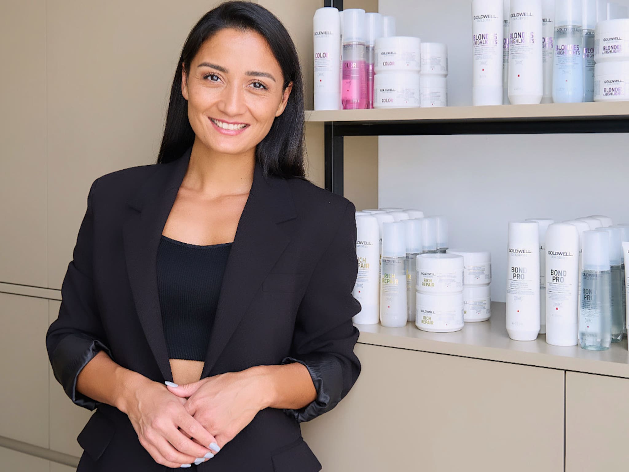 aysegul yener dubai ondernemen hairstylist turkse nederlander expat vrouwelijk ondernemerschap studio ynr