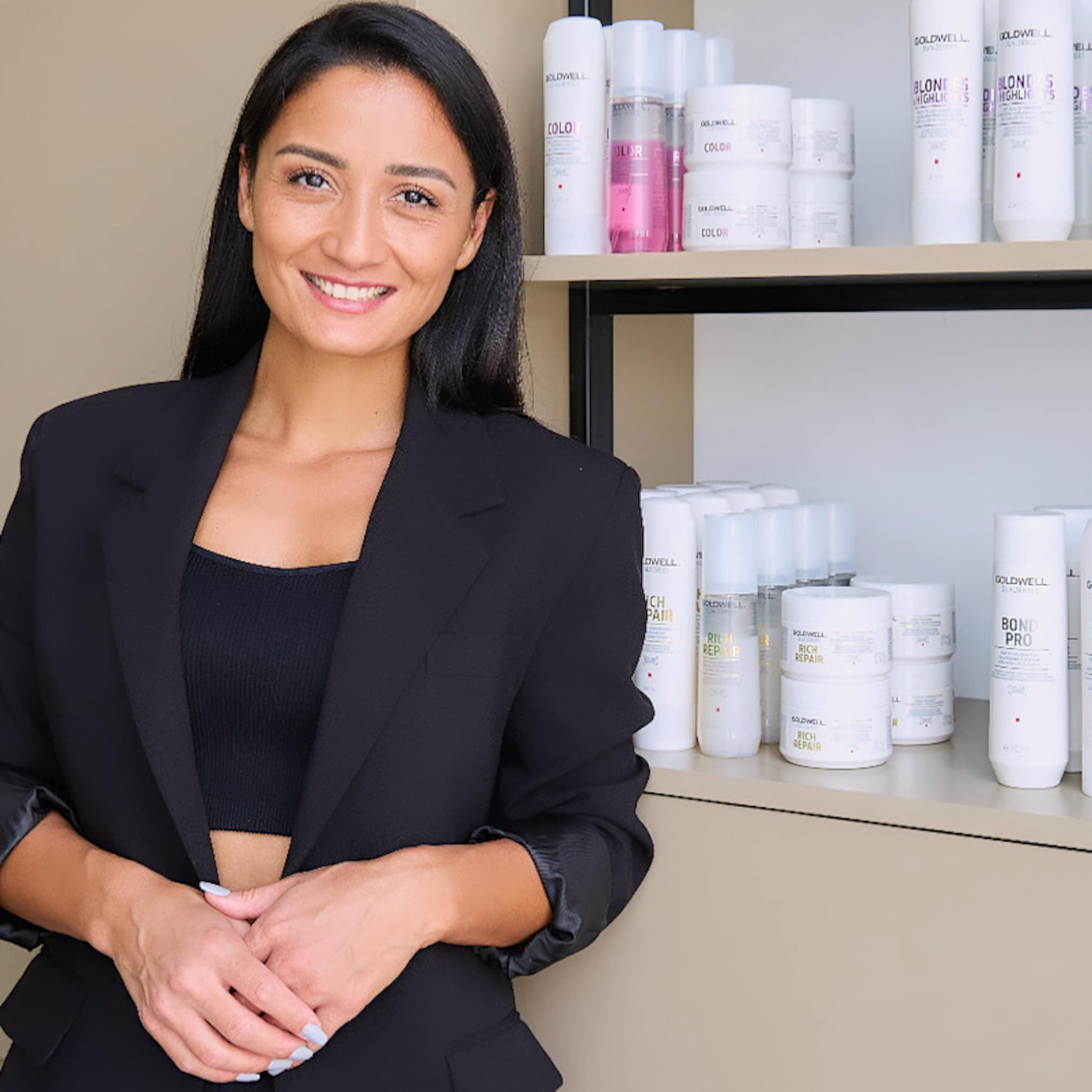 aysegul yener dubai ondernemen hairstylist turkse nederlander expat vrouwelijk ondernemerschap studio ynr