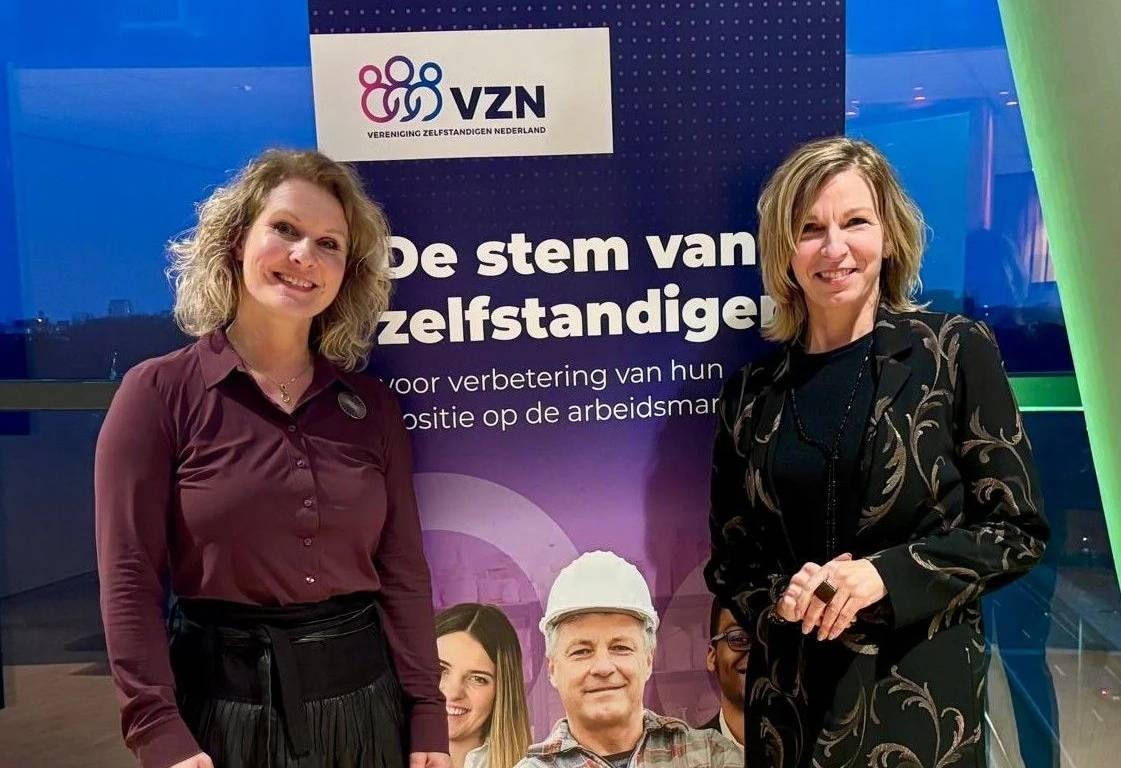 Links: oud-voorzitter van VZN: Cristel van de Ven en de nieuwe voorzitter Connie Maathuis. Foto: VZN. Links: oud-voorzitter van VZN: Cristel van de Ven en de nieuwe voorzitter Connie Maathuis. Foto: VZN.