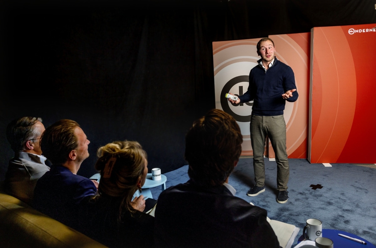 Max Dekker pitcht BoostMode in Droomstart Gen Z. Max Dekker pitcht BoostMode aan de jury. Foto: Jean-Pierre Jans/ photography