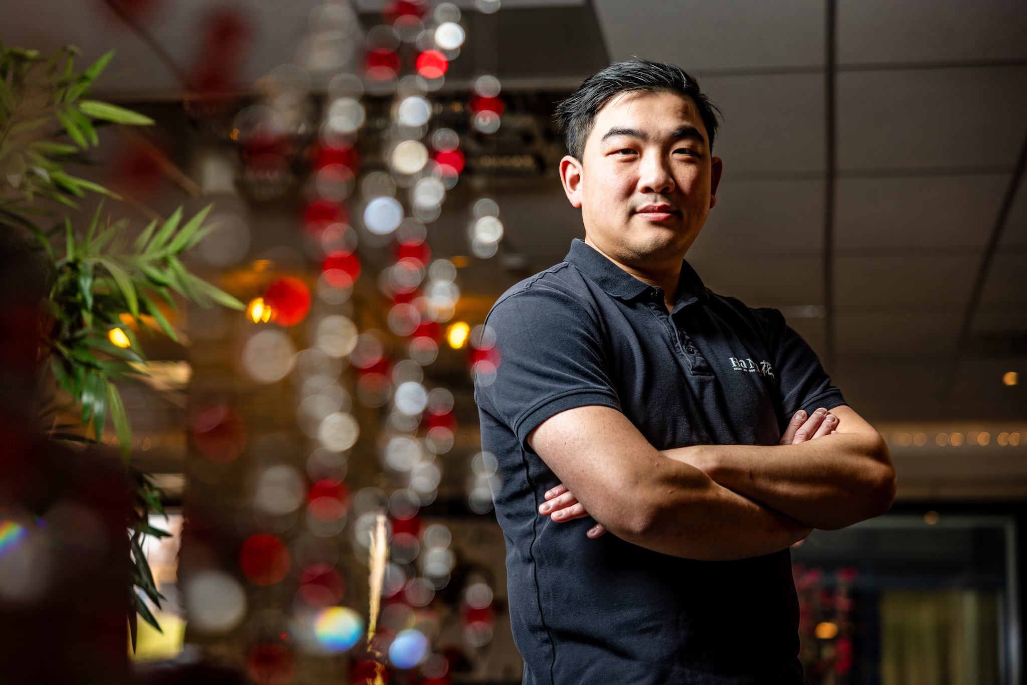 Liang Dong (33) in zijn restaurant Hana in Ridderkerk. Liang Dong (33) in zijn restaurant Hana in Ridderkerk. Foto: Jeffrey Groeneweg