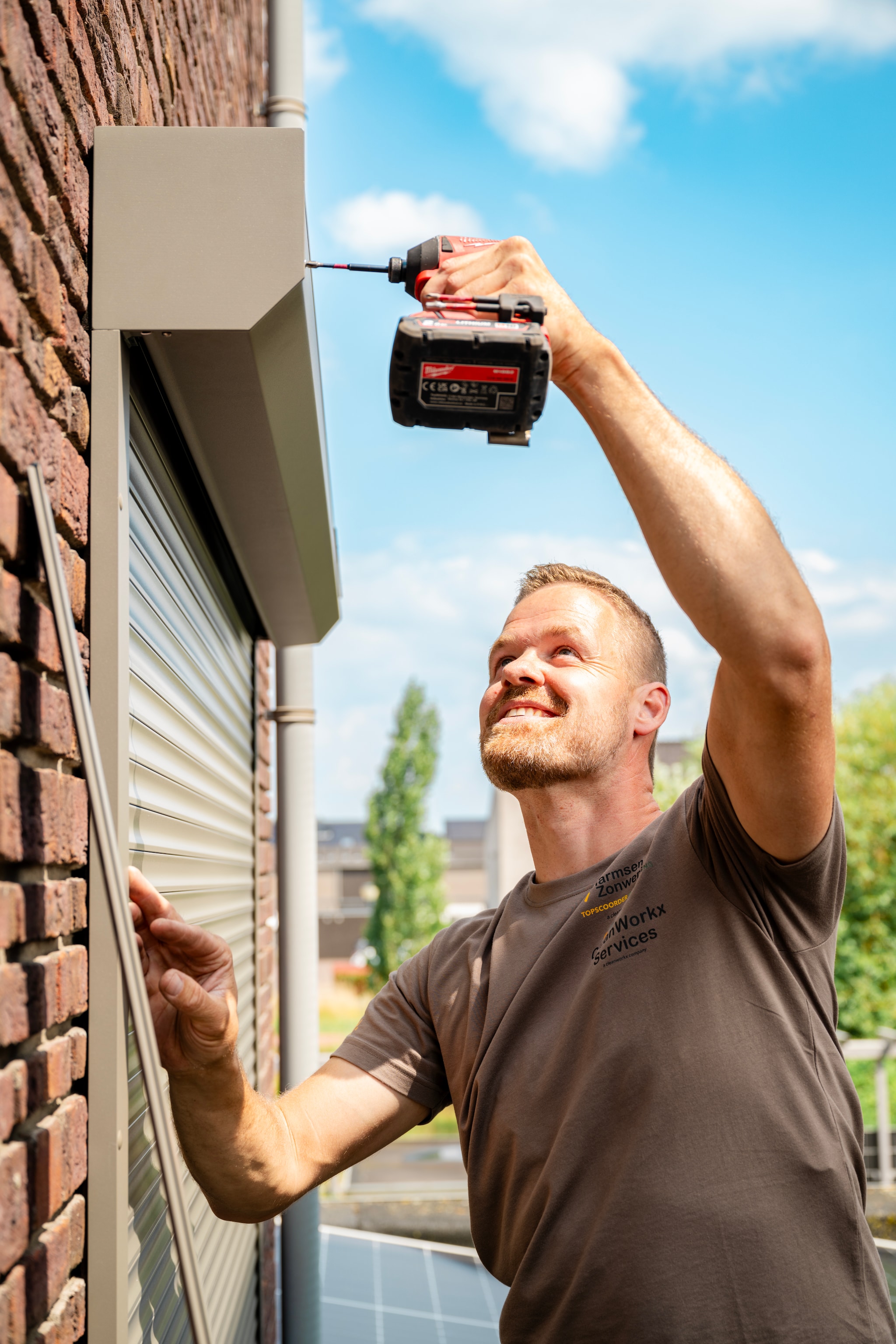 Roland Luttmer is sinds een jaar mede-eigenaar van Harmsen Zonwering in Vught. Roland Luttmer is sinds een jaar mede-eigenaar van Harmsen Zonwering in Vught. Foto: Roel van Moorsel Fotografie