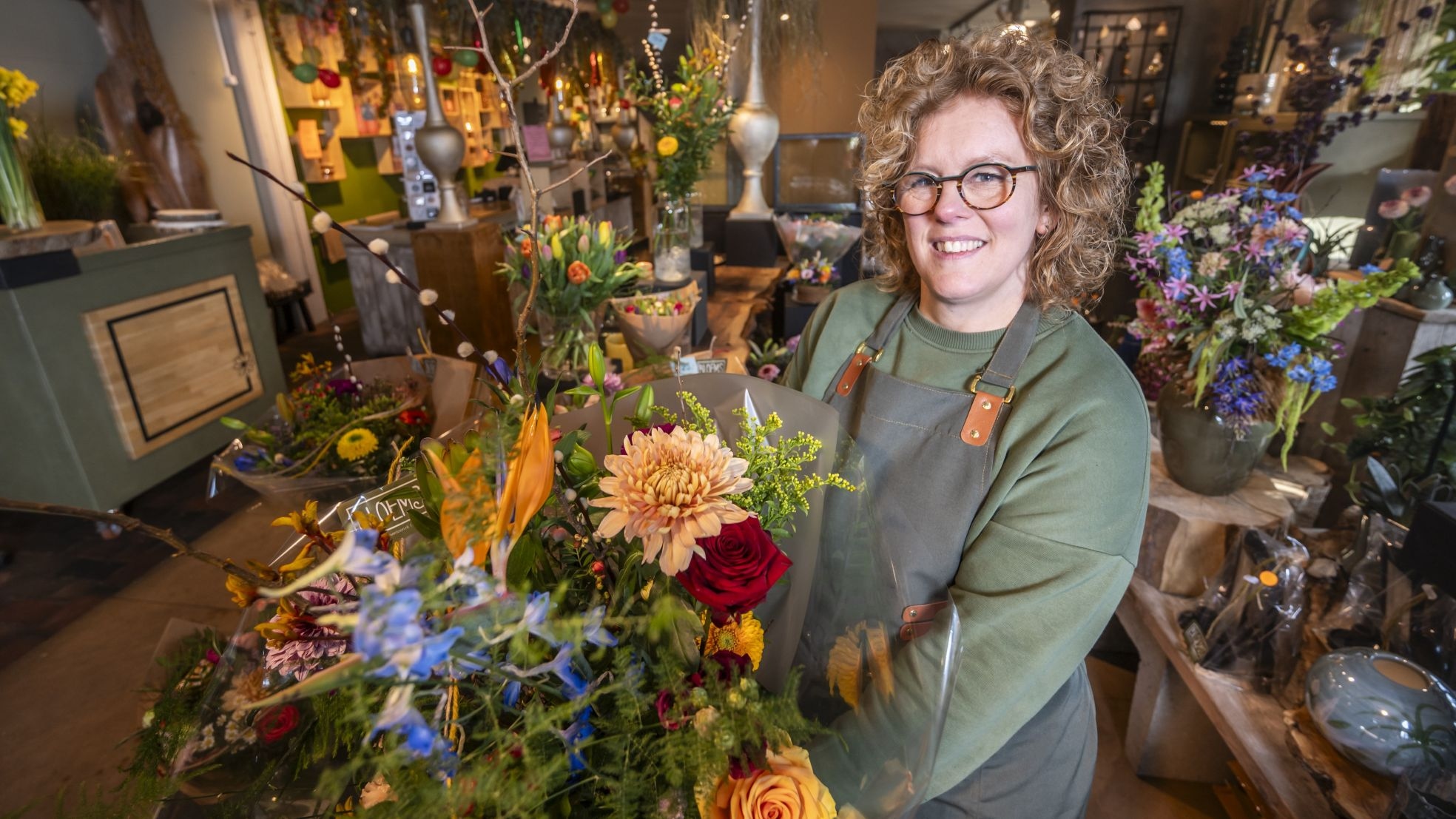 José in haar bloemisterij. José in haar bloemisterij. Foto: Arjan Broekmans