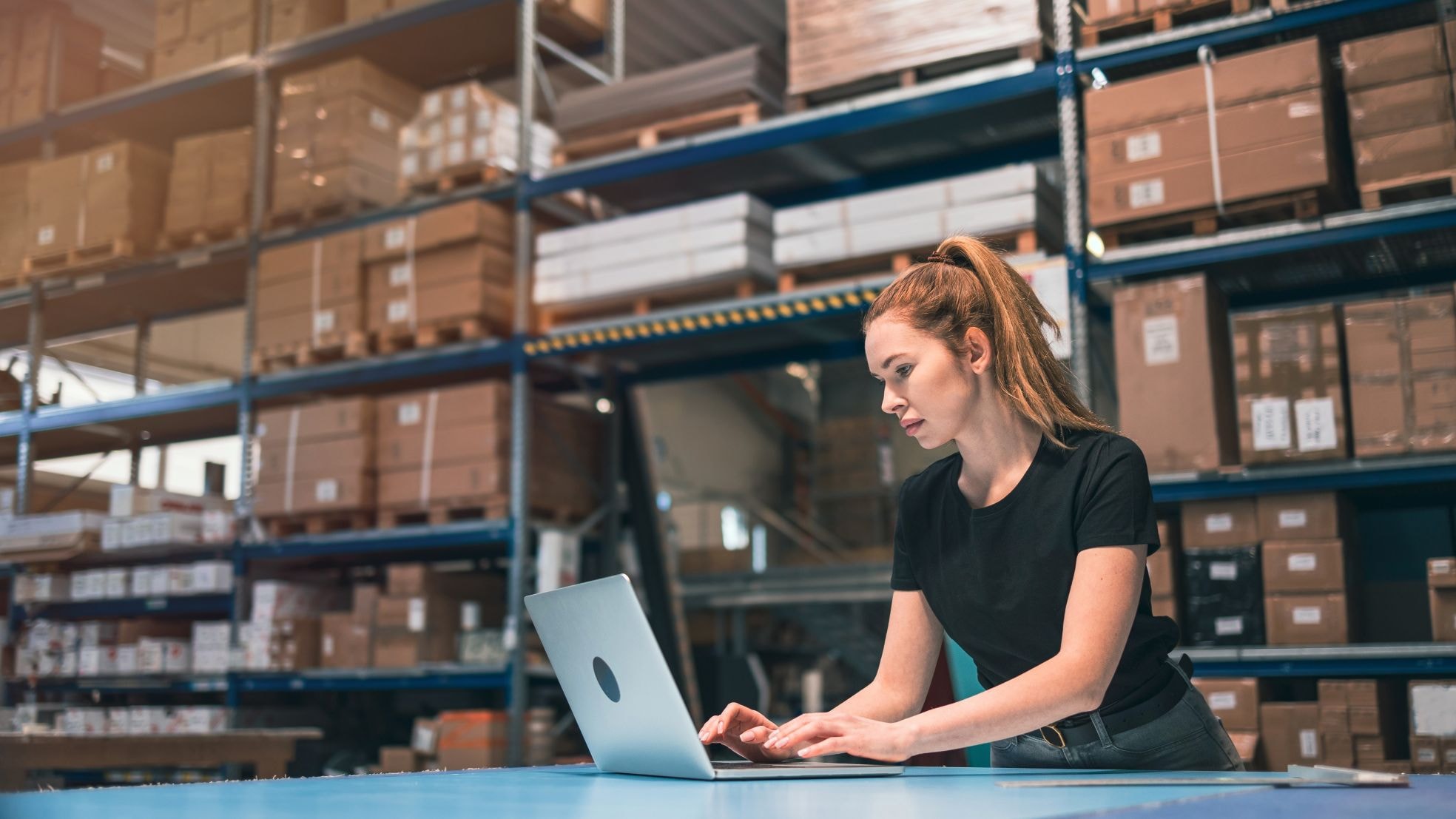 Er wordt in 2026 meer online verkocht, zo verwacht ABN AMRO. Er wordt in 2026 meer online verkocht, zo verwacht ABN AMRO. Foto: Shutterstock