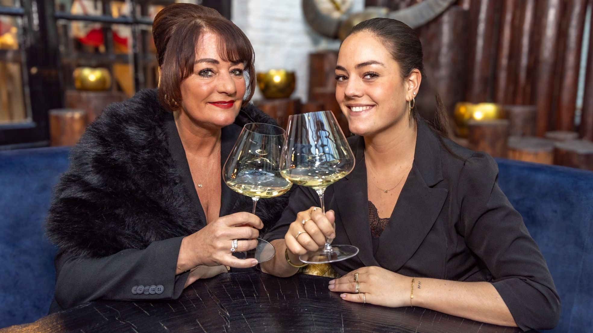 Thérèse (links) en Isabelle Boer.  Thérèse (links) en Isabelle Boer. Foto: Frans Paalman