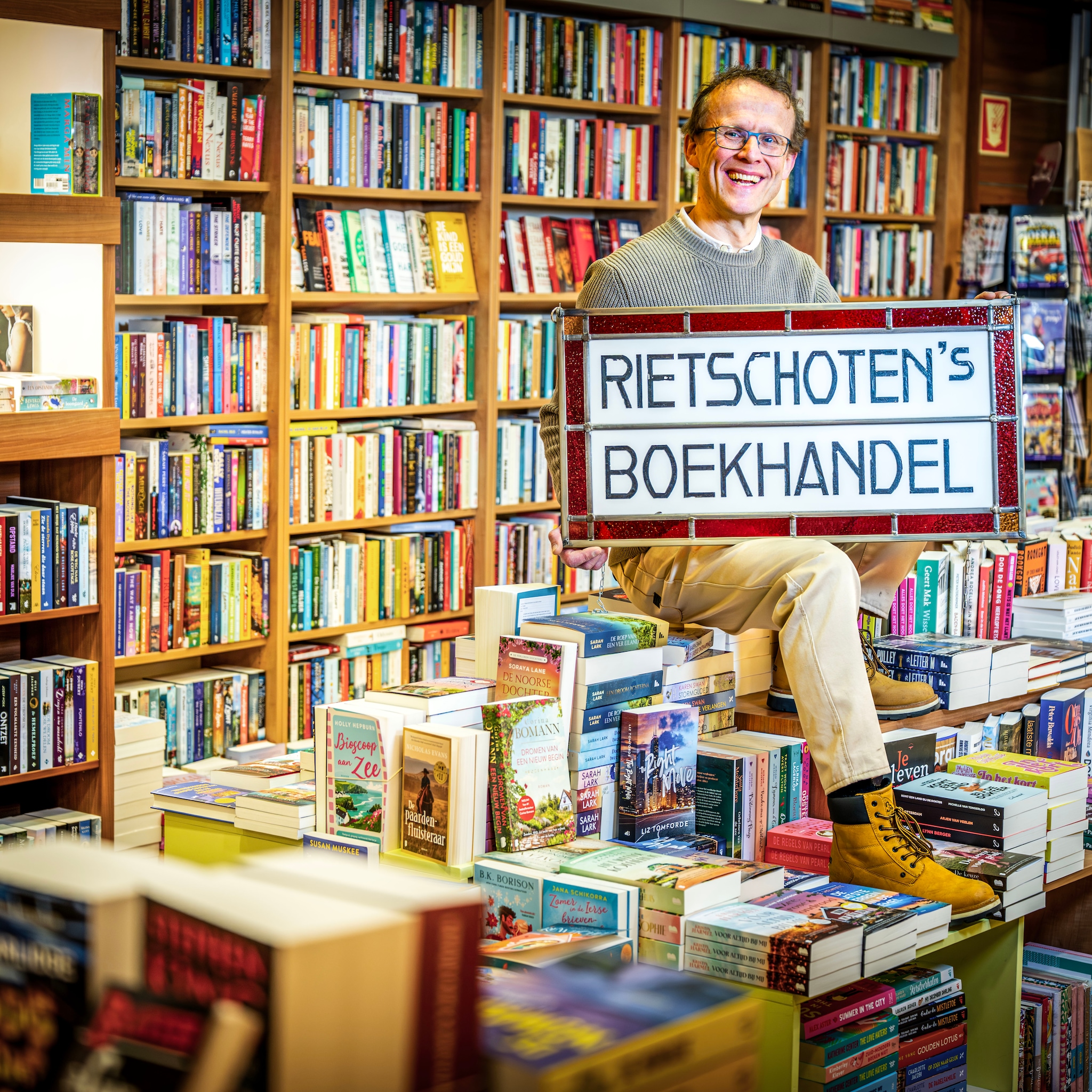 boekhandel van rietschoten keizerswaard rotterdam 100 jaar familiebedrijf smartphone jongeren lezen boek