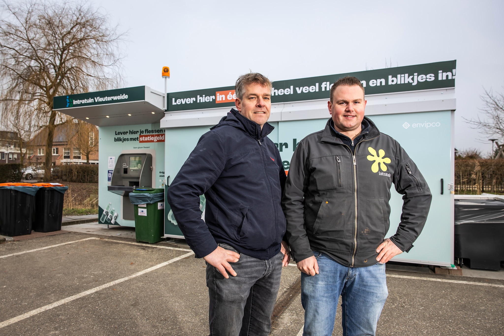 Directeur Mark Vernooij en bedrijfsleider Michael van den Hoven van Intratuin Vleuten. Foto: Dingena Mol. Directeur Mark Vernooij en bedrijfsleider Michael van den Hoven van Intratuin Vleuten. Foto: Dingena Mol.