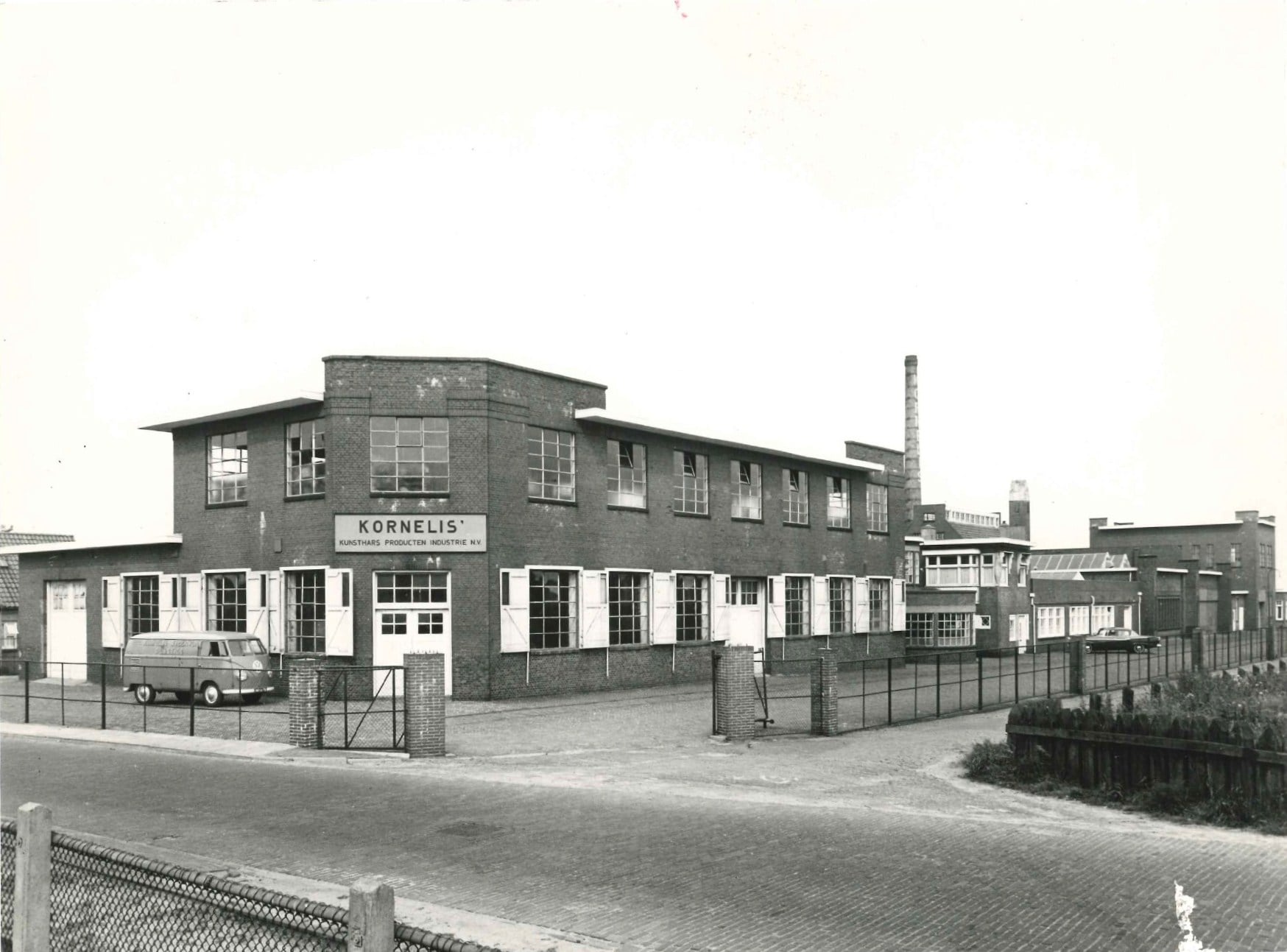 De locatie aan de Eesveenseweg. Kornelis Caps & Closures in een ver verleden. Eigen foto