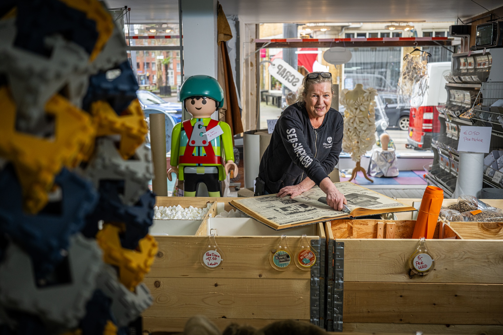 Monique Eilertsen, eigenaresse van SCRAP XL. Foto: Frank de Roo Monique Eilertsen, eigenaresse van SCRAP XL. Foto: Frank de Roo